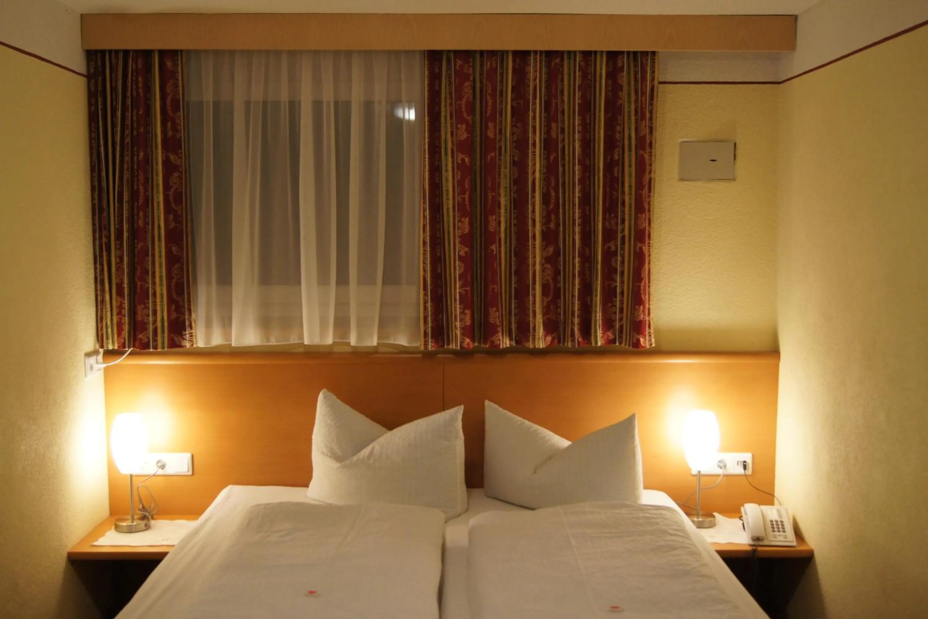 Bed in Sport Garni Kapplerhof – Ischgl/Kappl