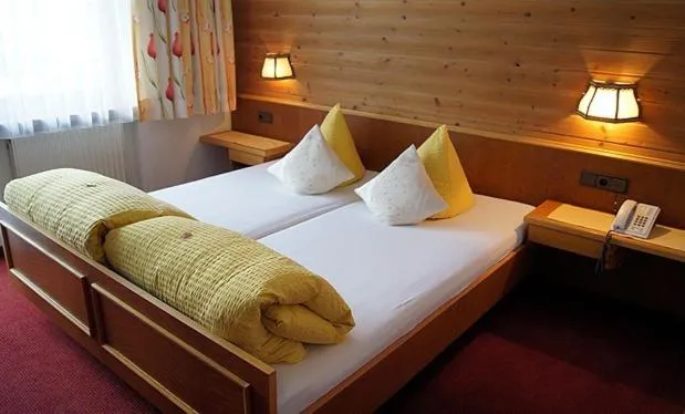 Bed in Sport Garni Kapplerhof – Ischgl/Kappl