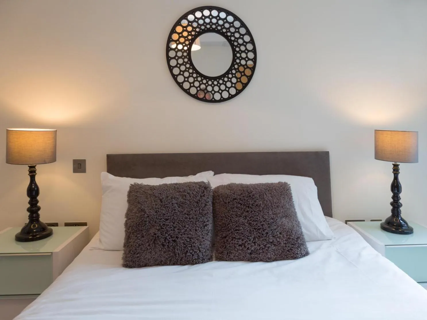 Bedroom, Bed in Central Tower Bridge Apartment