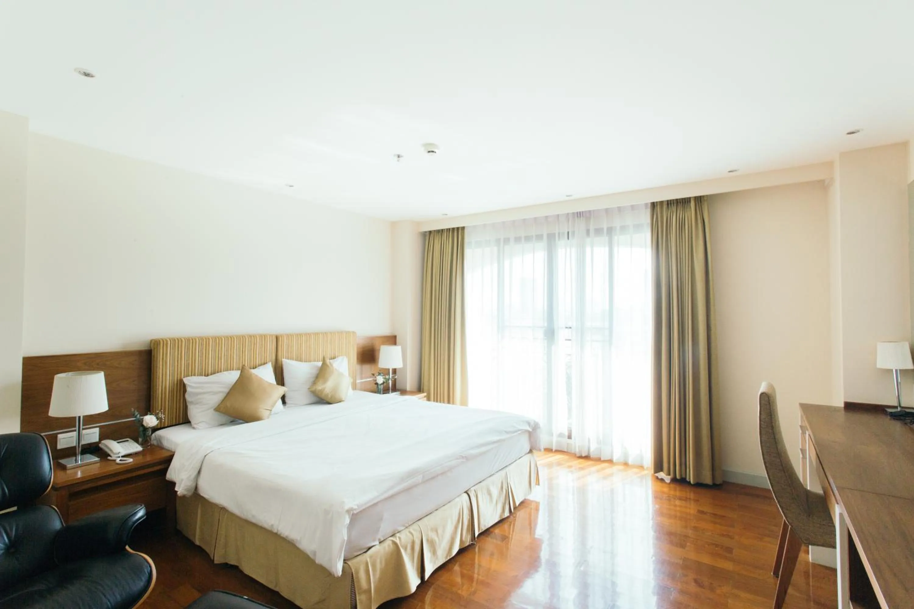 Bedroom, Bed in Thomson Residence Hotel