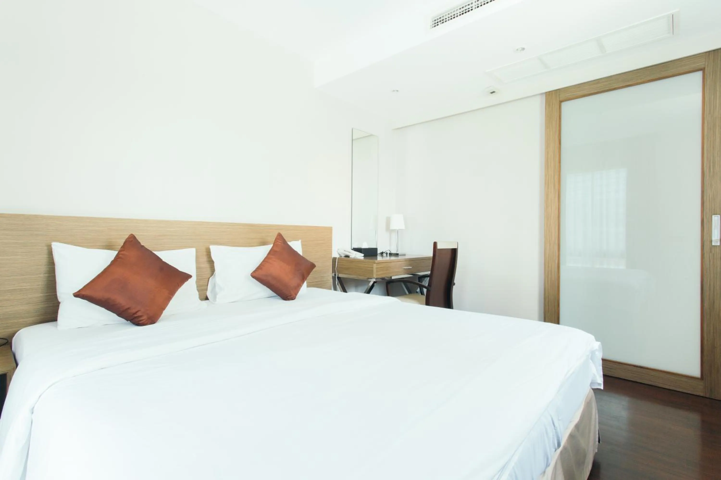 Bedroom, Bed in Thomson Residence Hotel