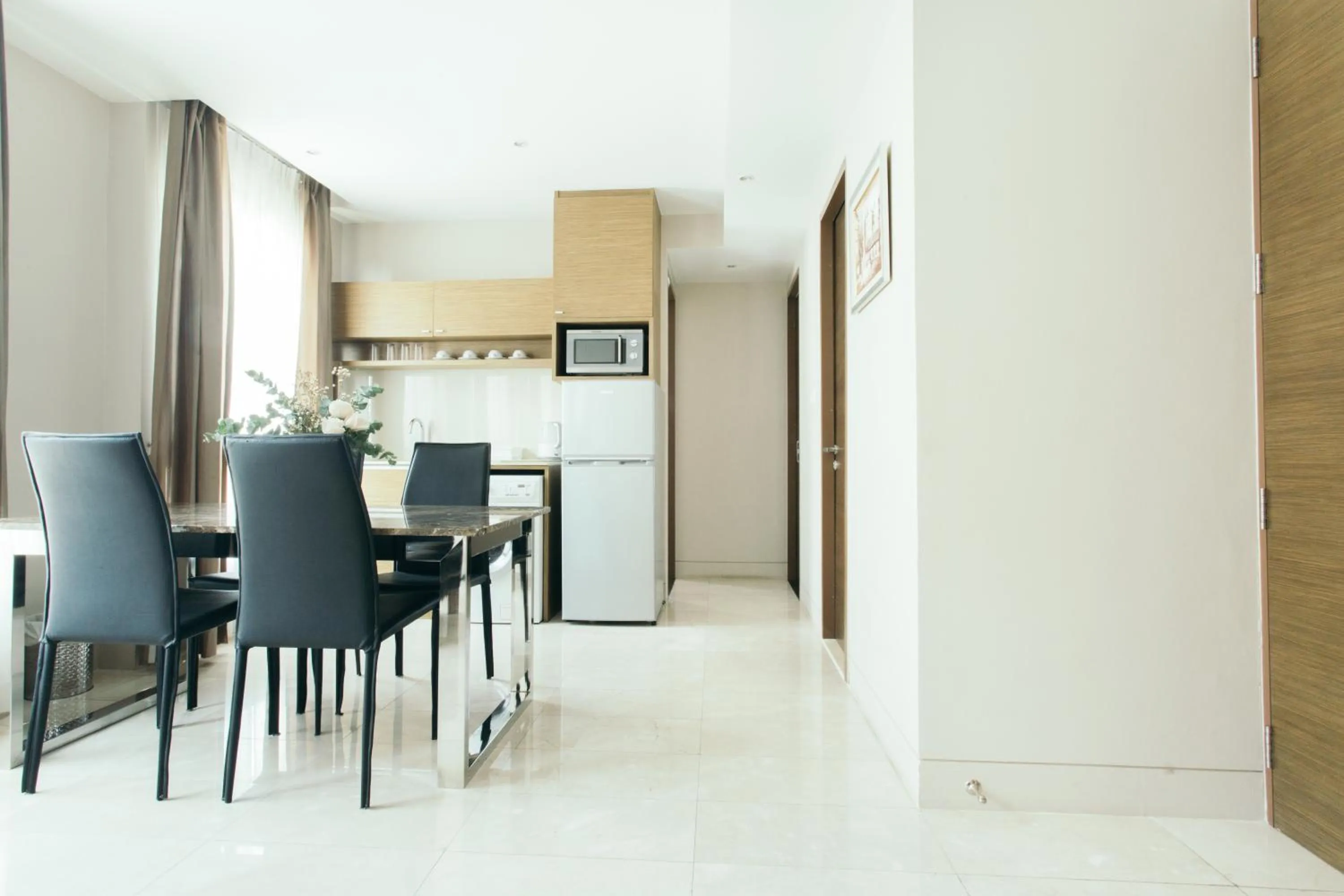 Dining area in Thomson Residence Hotel