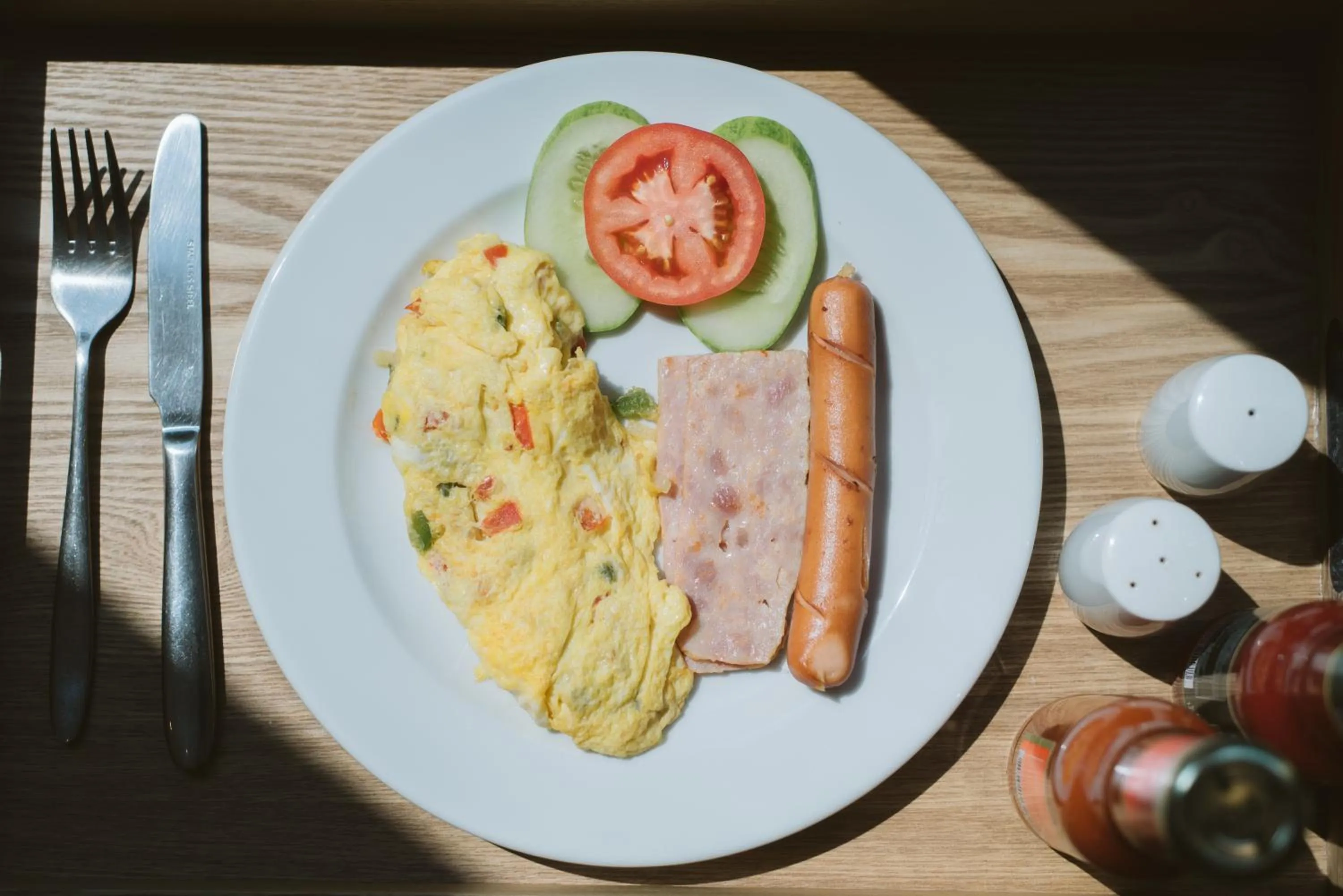 American breakfast in Thomson Residence Hotel
