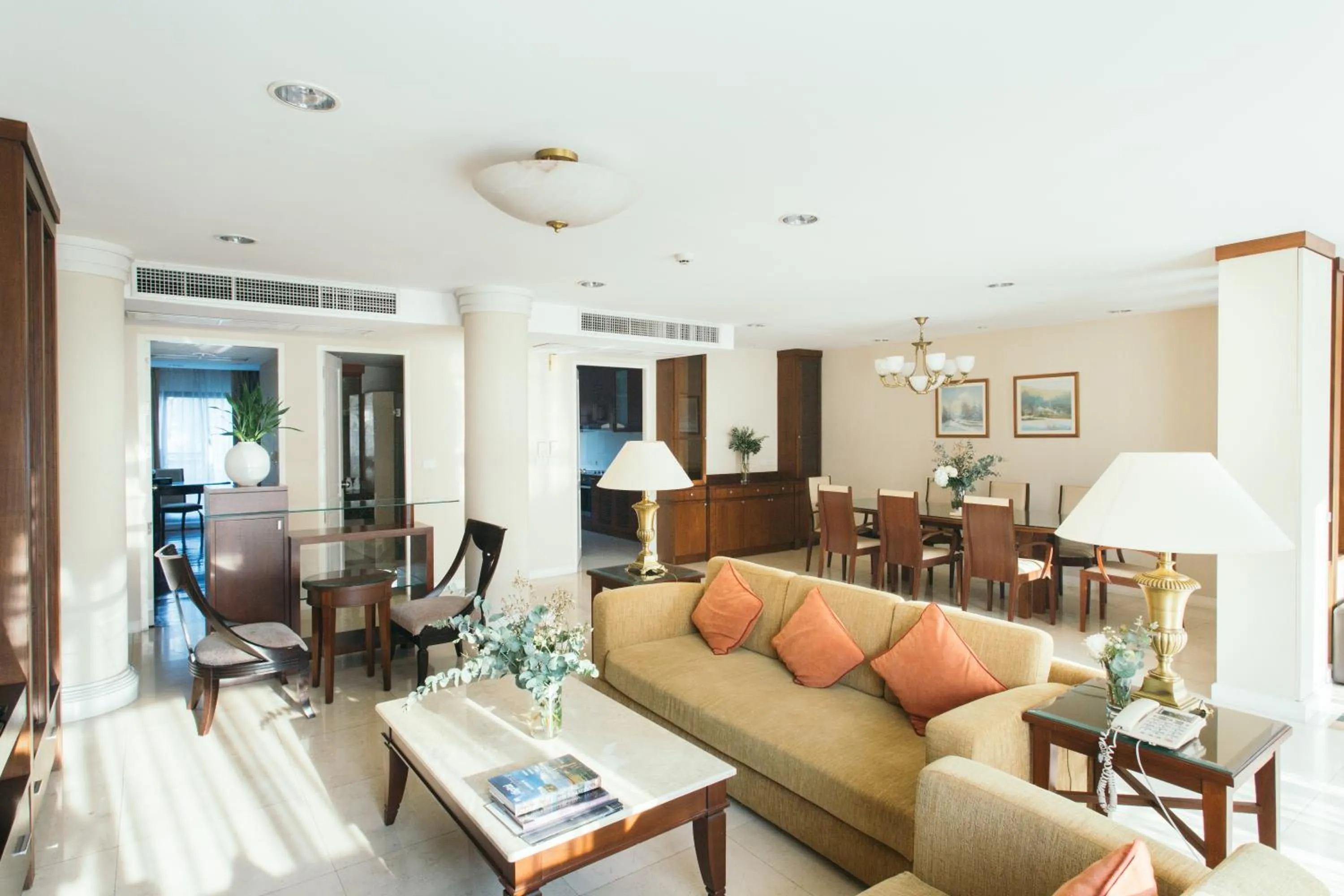 Living room in Thomson Residence Hotel