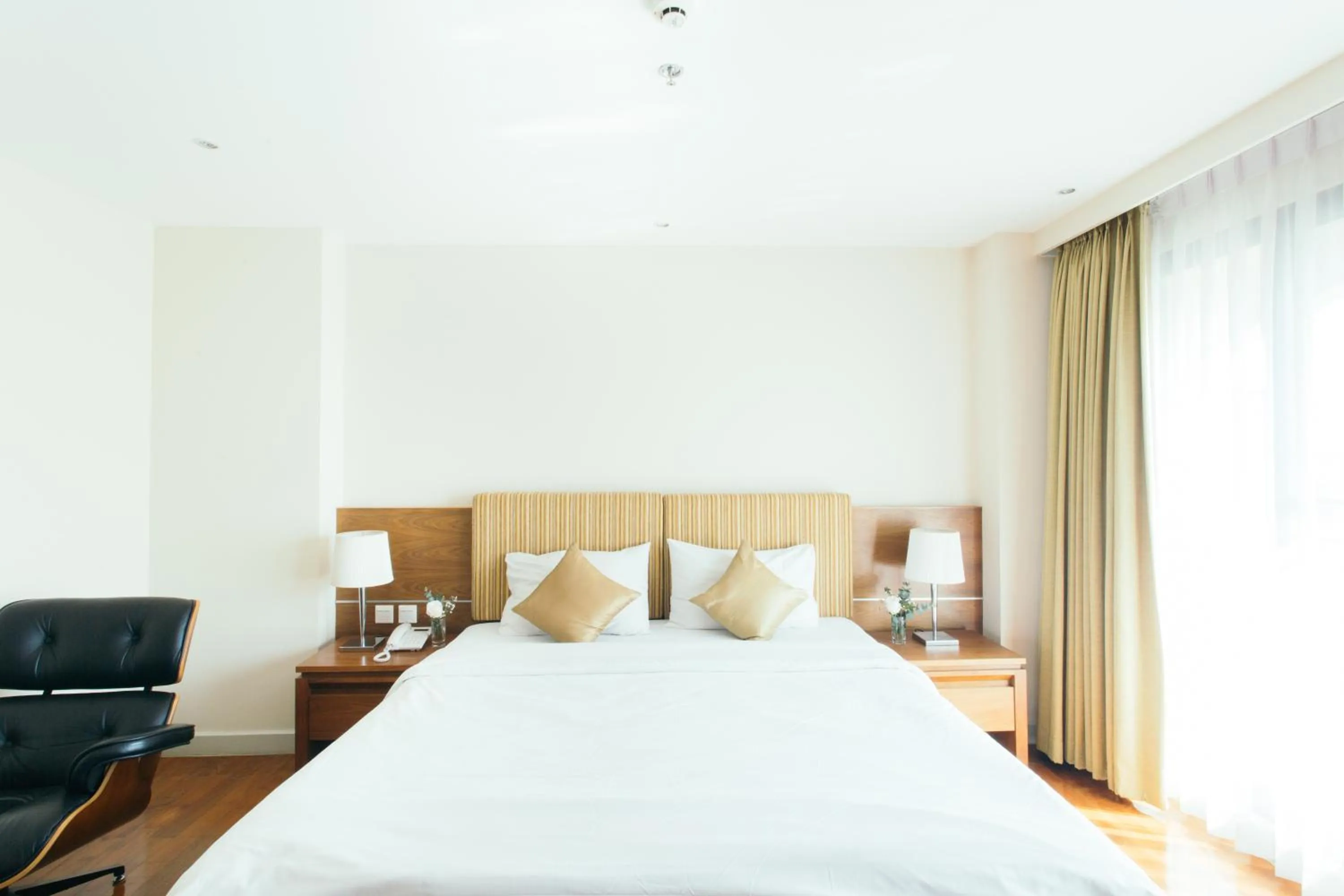 Bedroom, Bed in Thomson Residence Hotel