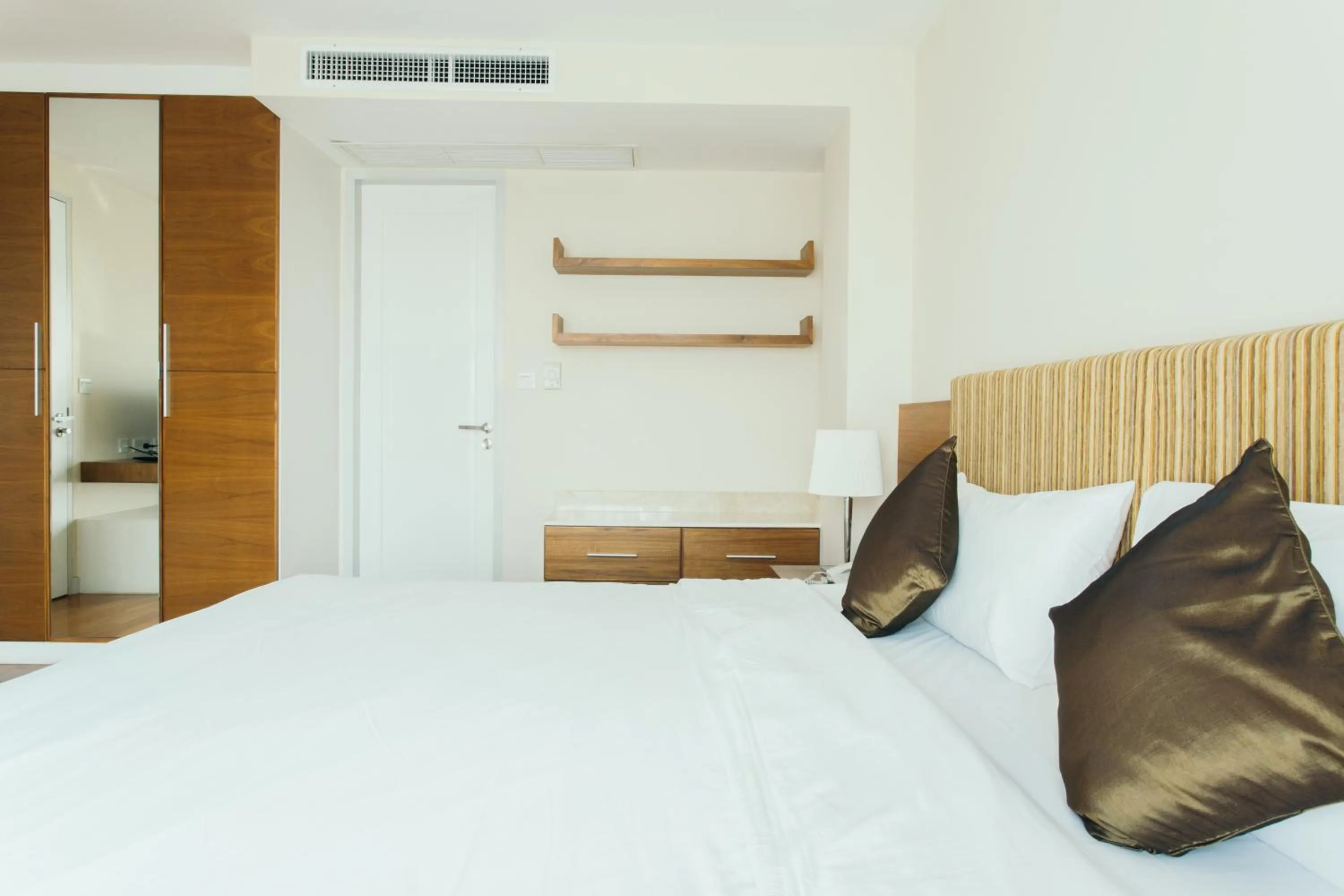 Bedroom, Bed in Thomson Residence Hotel