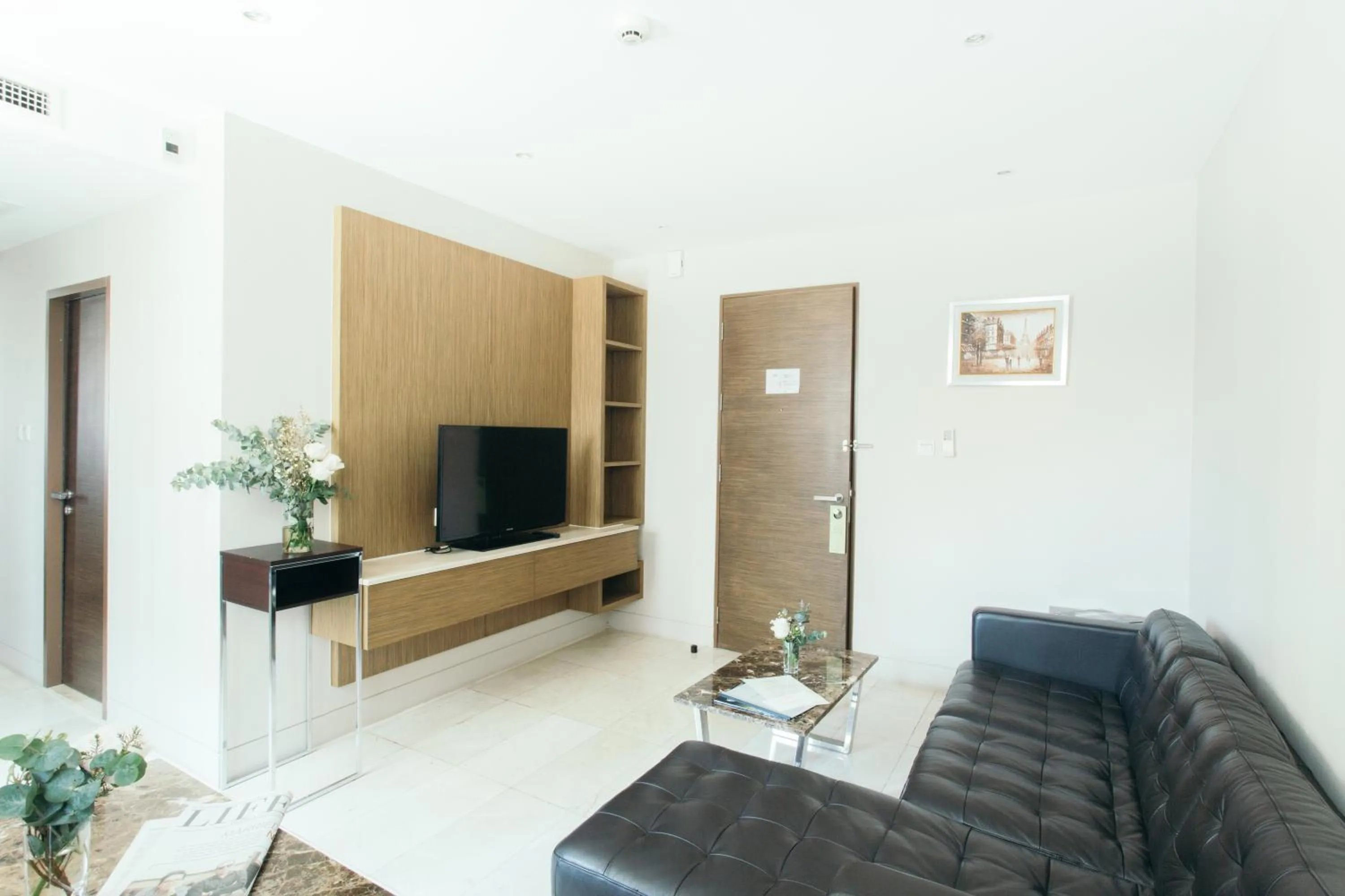 Living room in Thomson Residence Hotel
