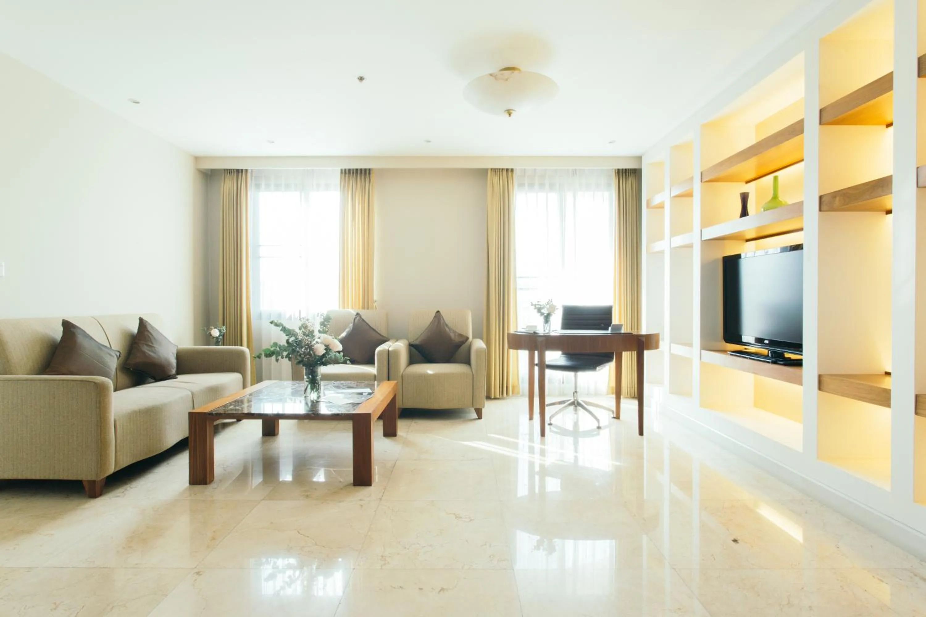 Living room in Thomson Residence Hotel