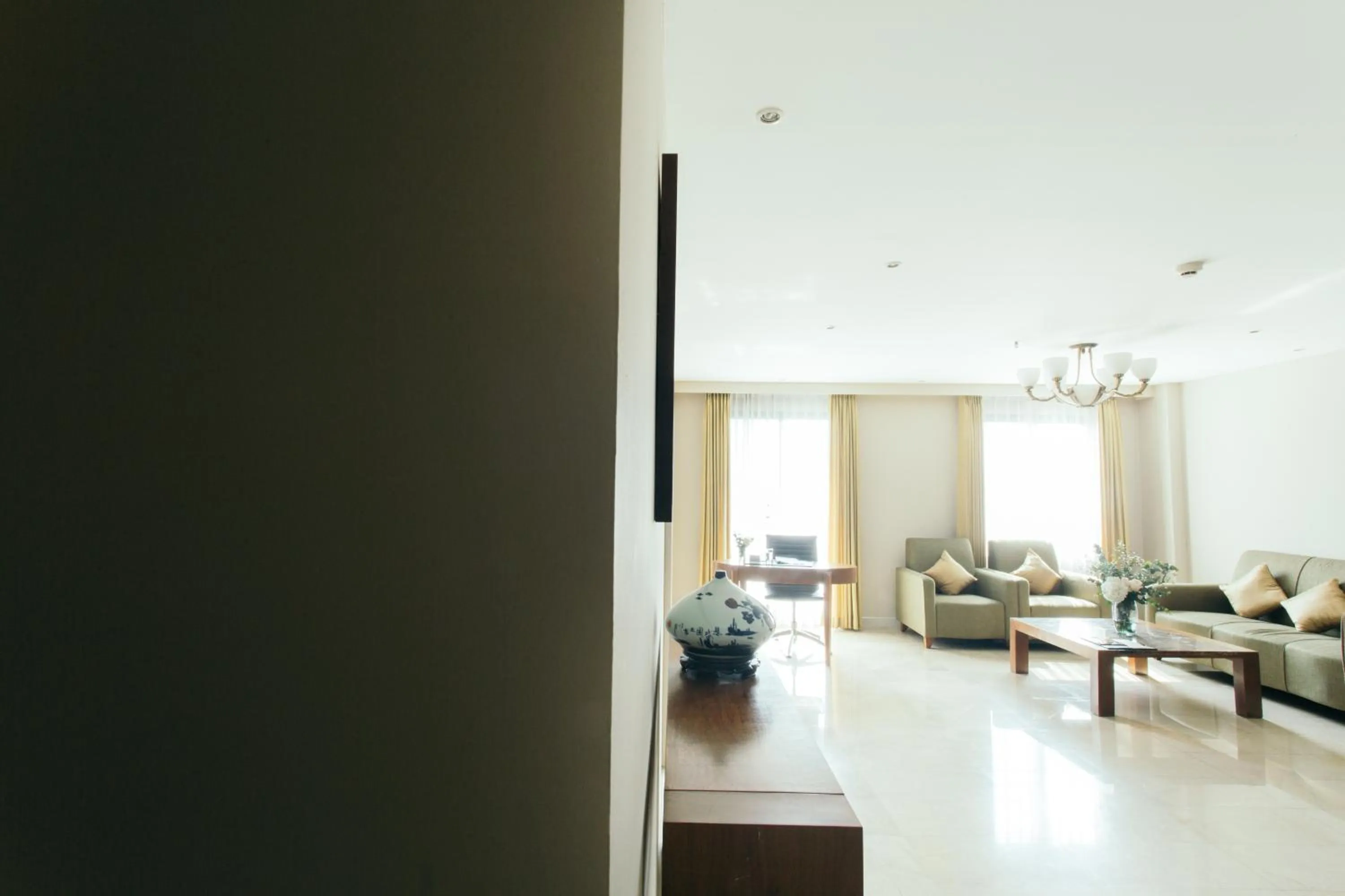 Living room in Thomson Residence Hotel