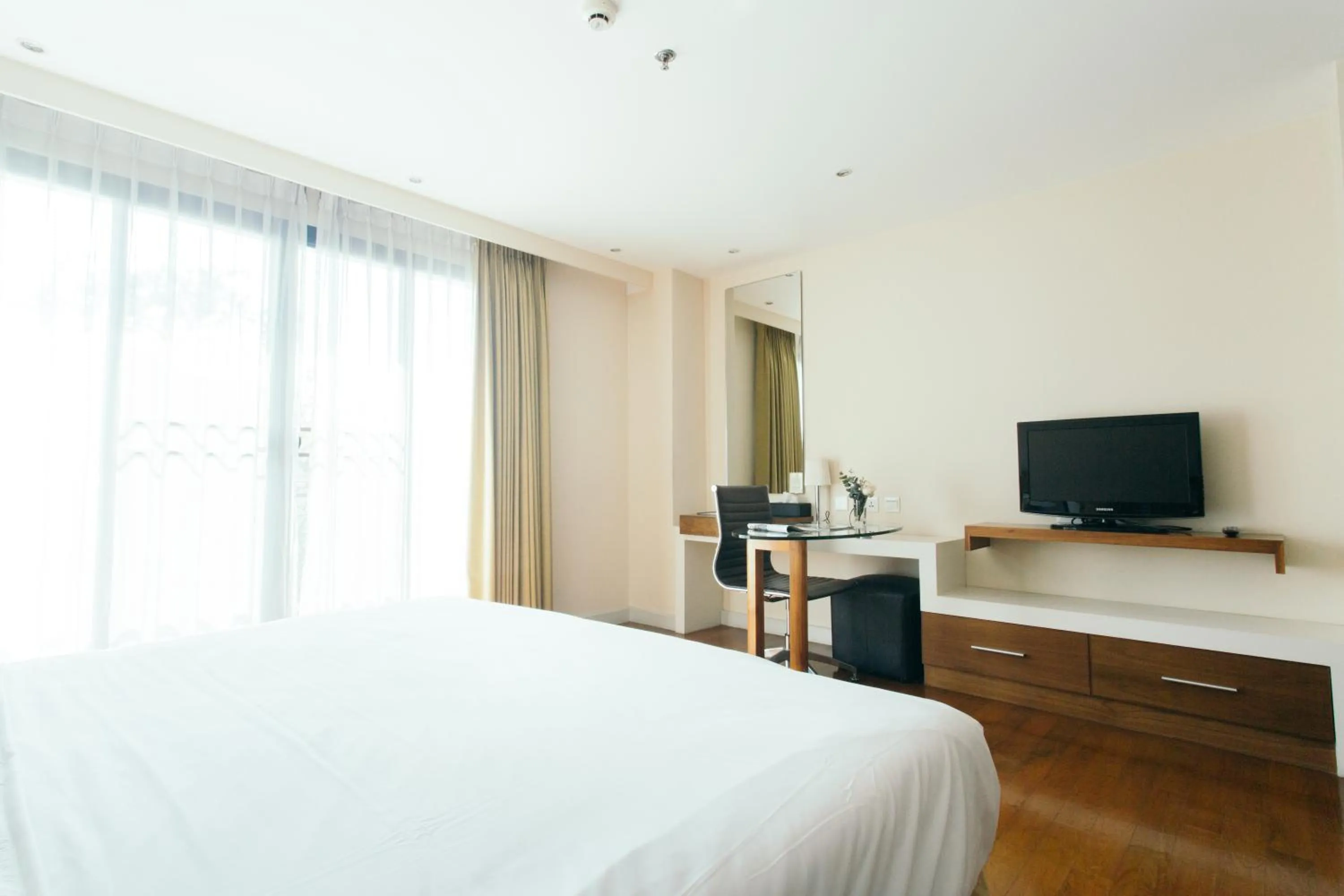 bunk bed, Bed in Thomson Residence Hotel