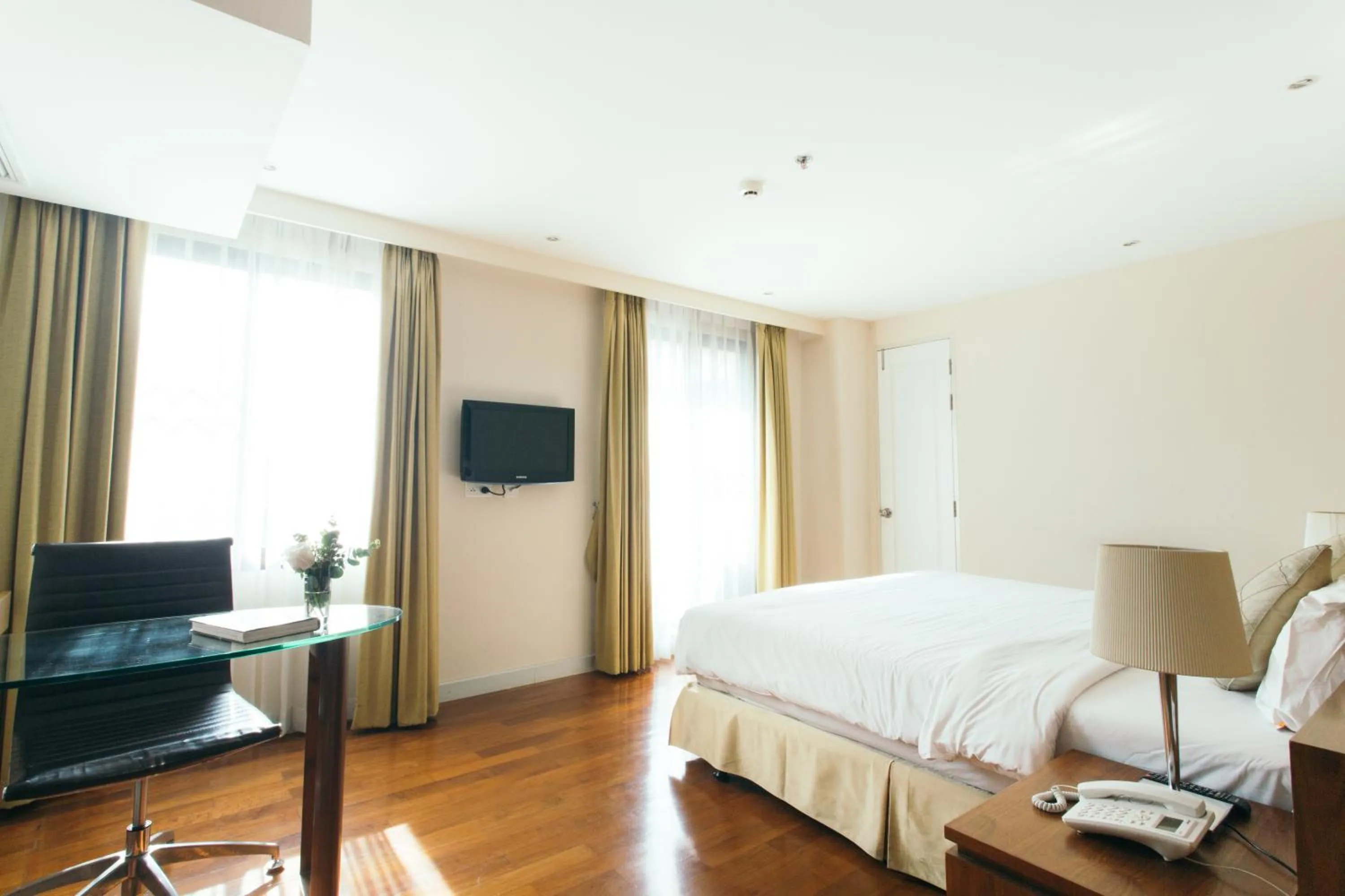 Bedroom, Bed in Thomson Residence Hotel