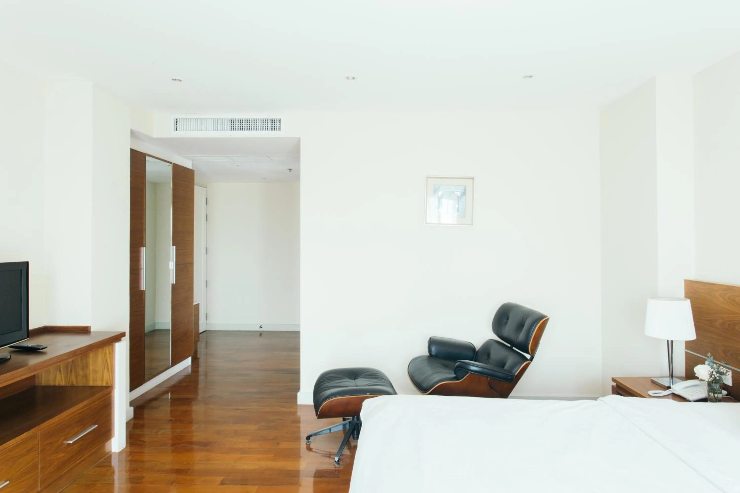 Bedroom, Bed in Thomson Residence Hotel