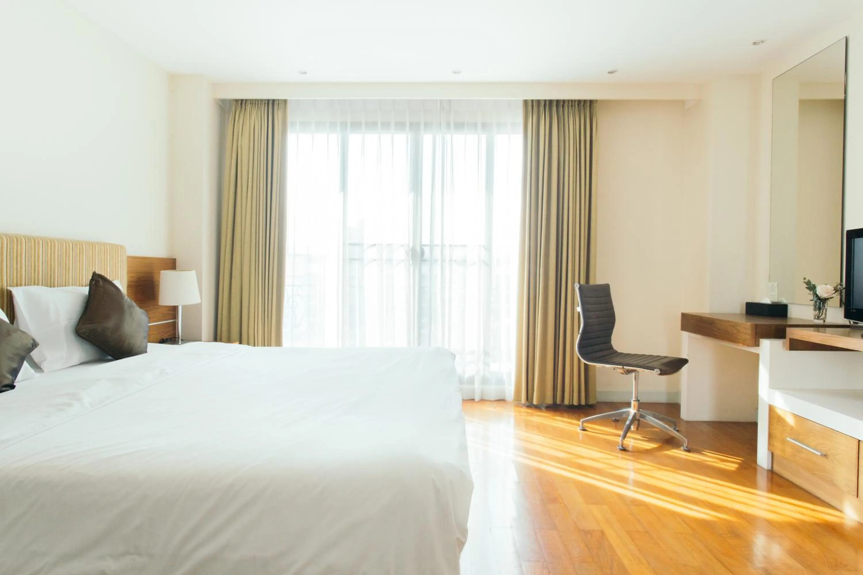Bedroom, Bed in Thomson Residence Hotel