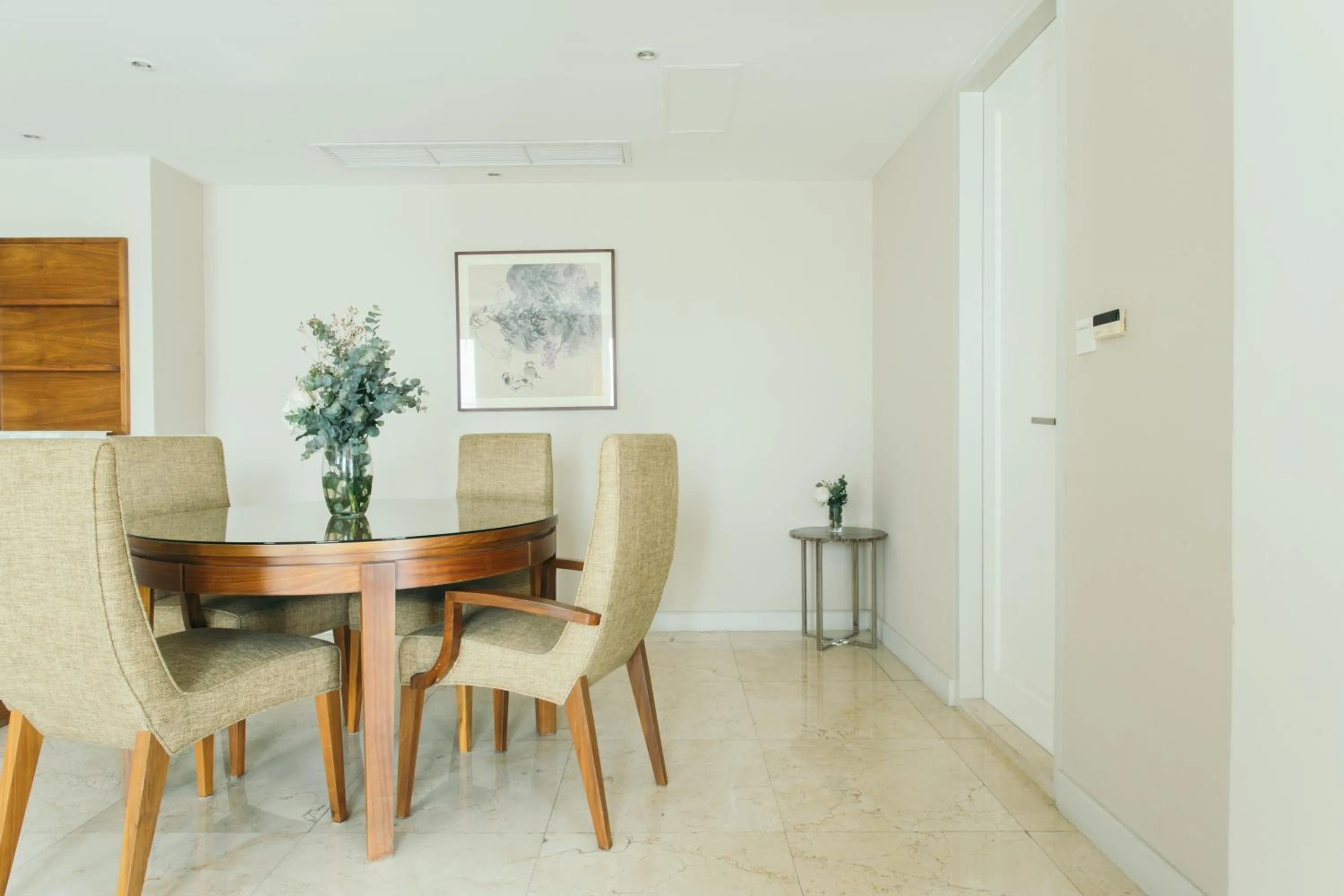 Dining area in Thomson Residence Hotel