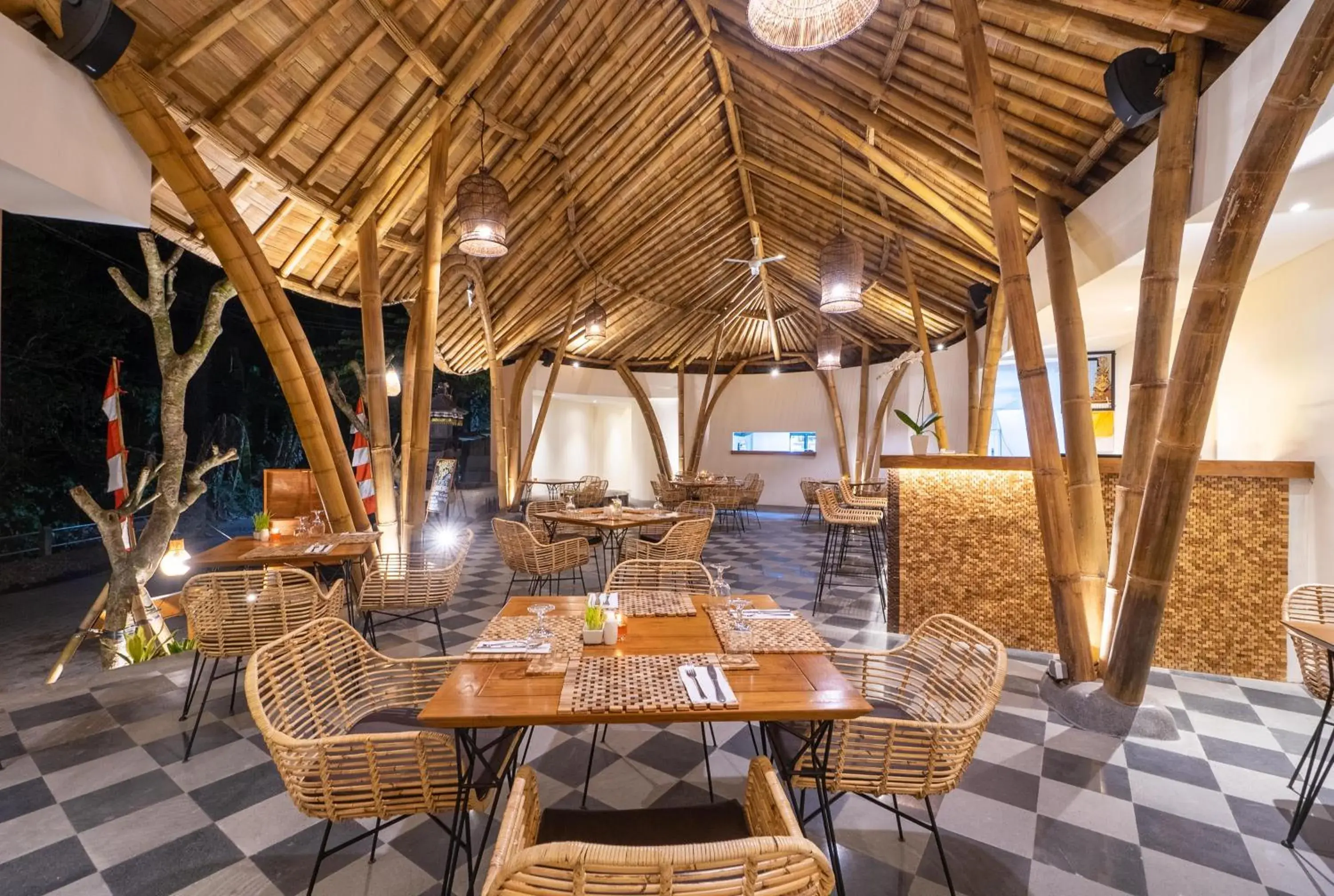 Restaurant/places to eat in Villa Sonia Bisma Restaurant/places to eat in Villa Sonia Bisma