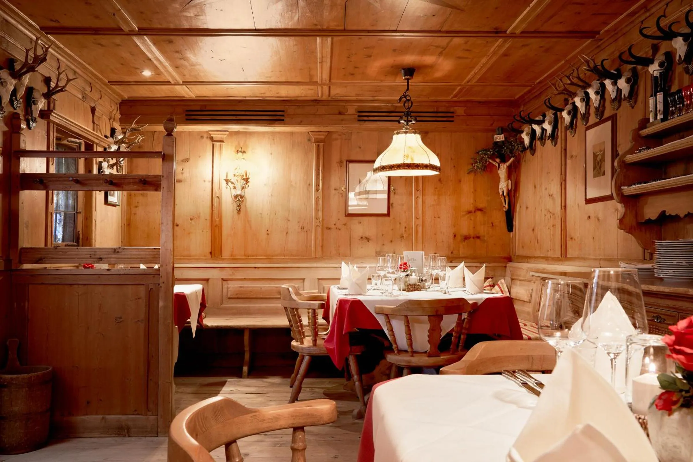 Restaurant/places to eat in Hotel Neue Post