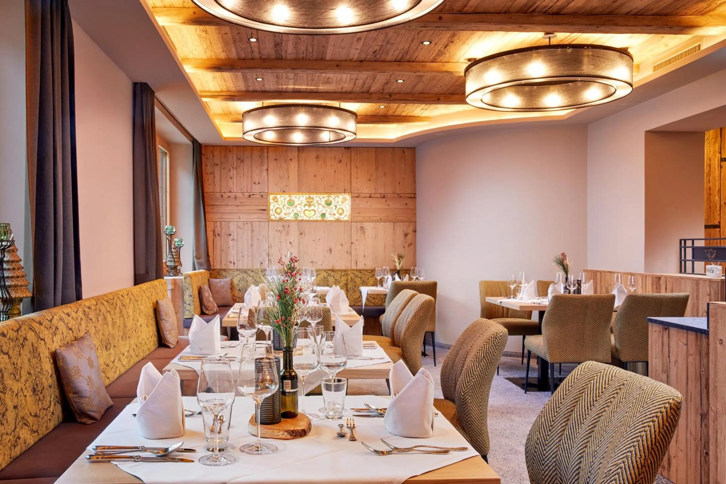 Restaurant/places to eat in Hotel Neue Post