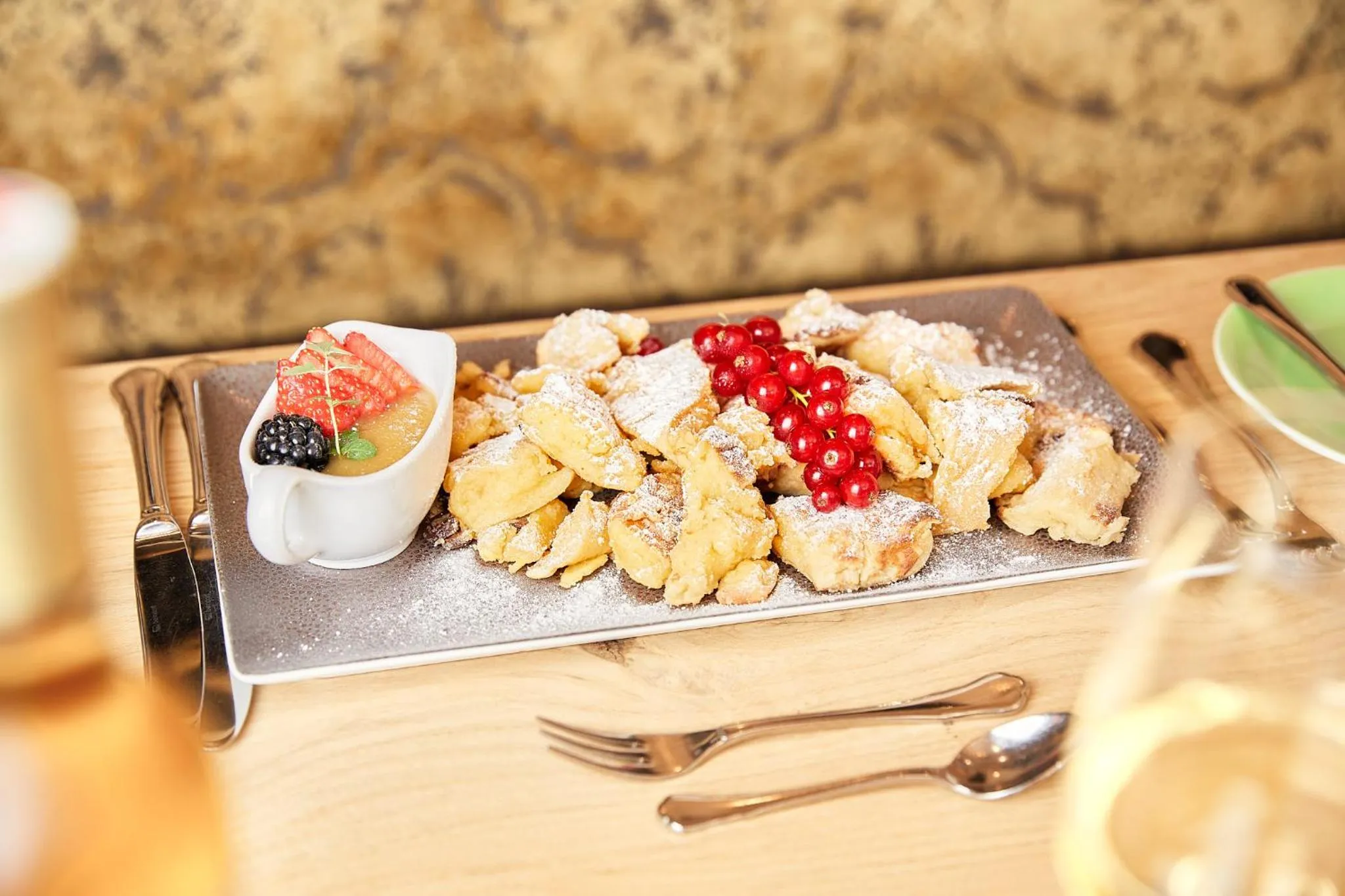 Restaurant/places to eat in Hotel Neue Post