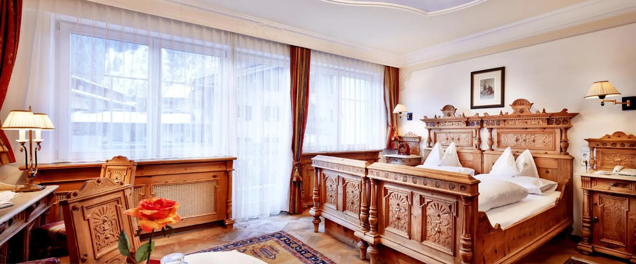 Bed in Hotel Neue Post