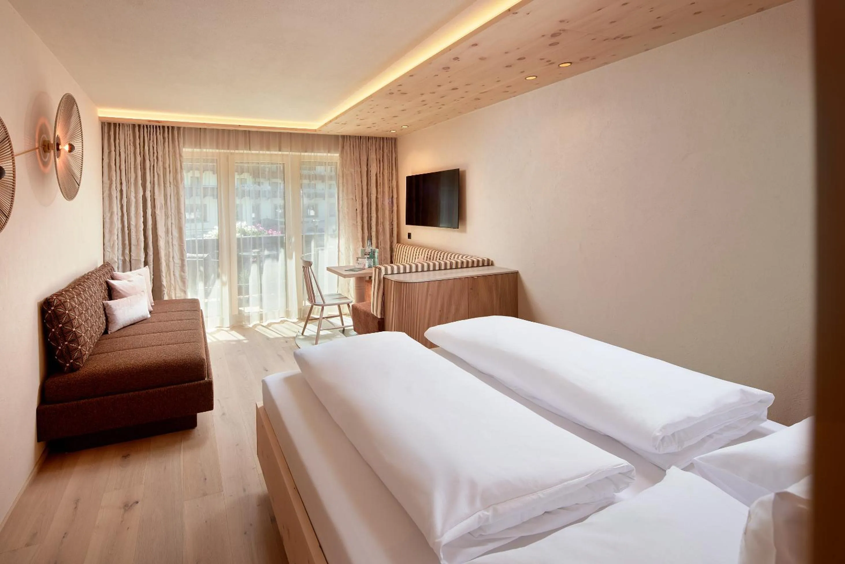 Bed in Hotel Neue Post