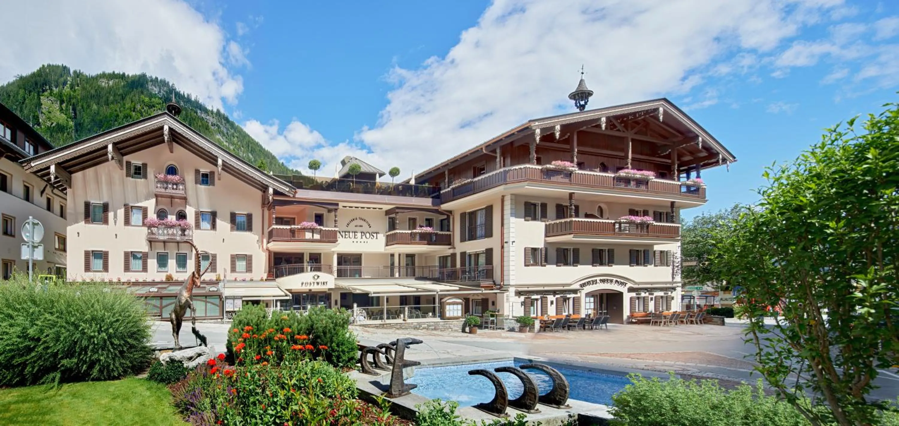 Property building in Hotel Neue Post