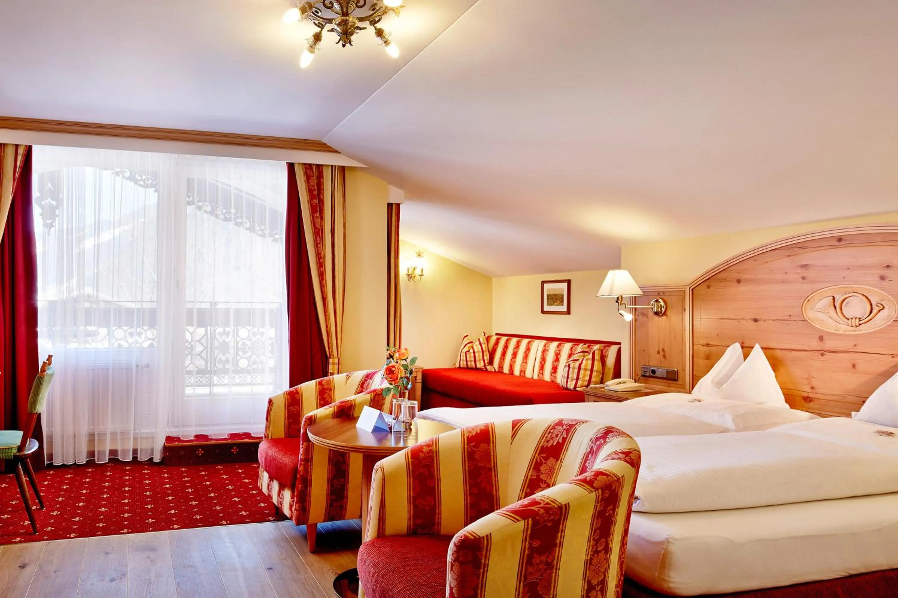 Photo of the whole room, Bed in Hotel Neue Post