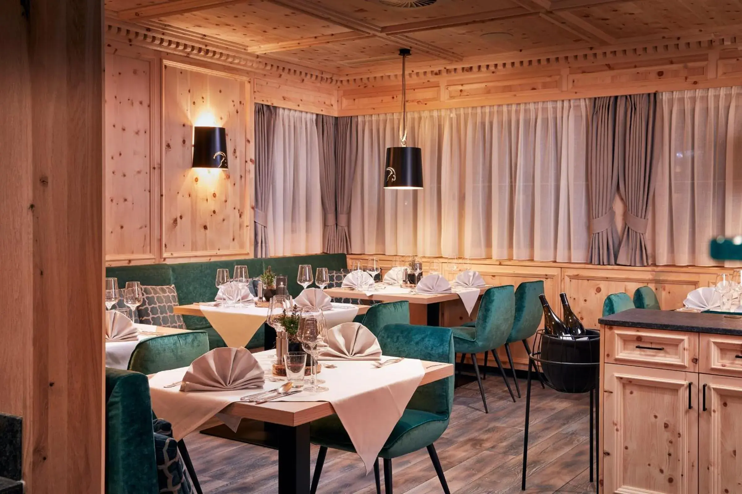 Restaurant/places to eat in Hotel Neue Post Restaurant/places to eat in Hotel Neue Post