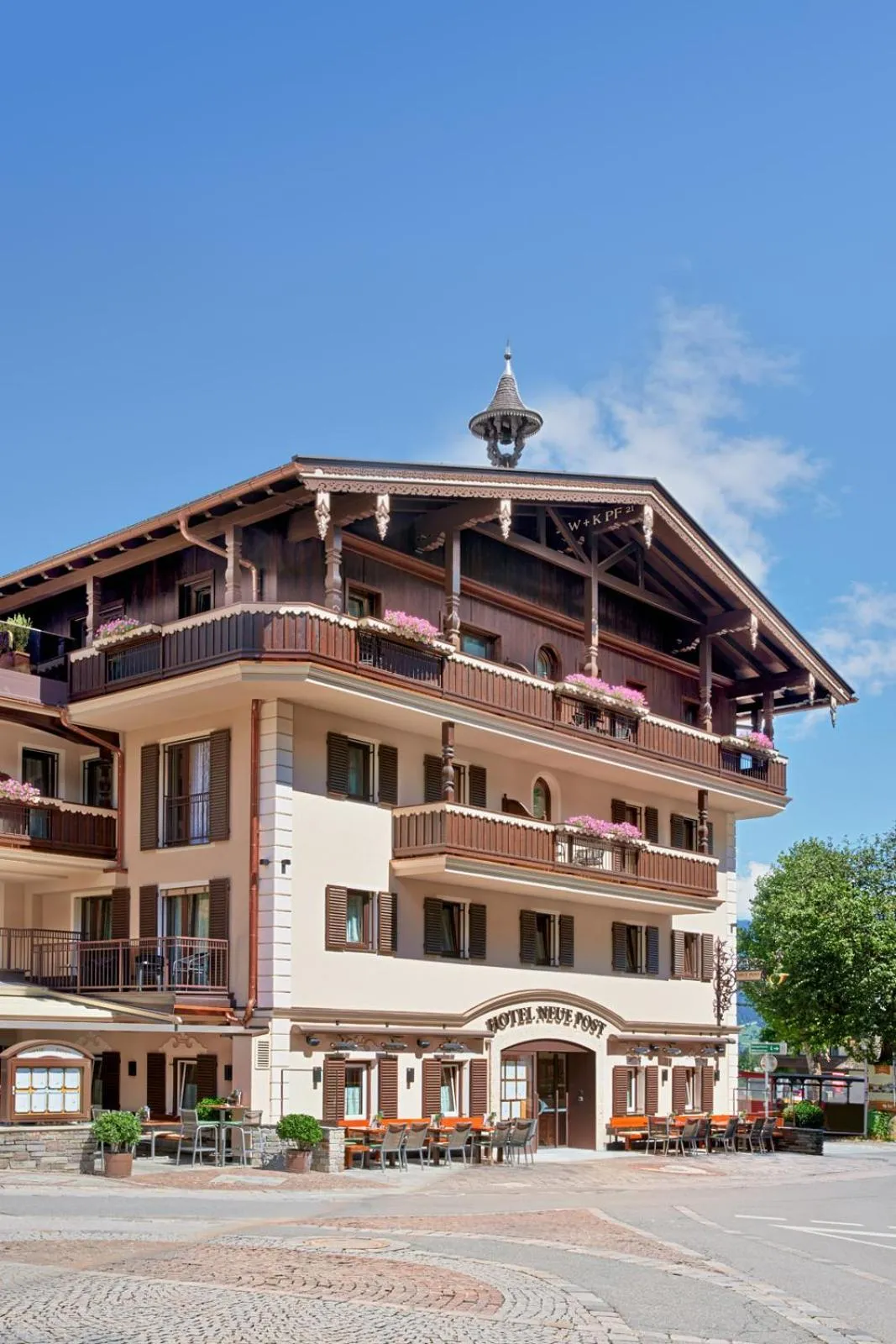 Property building in Hotel Neue Post