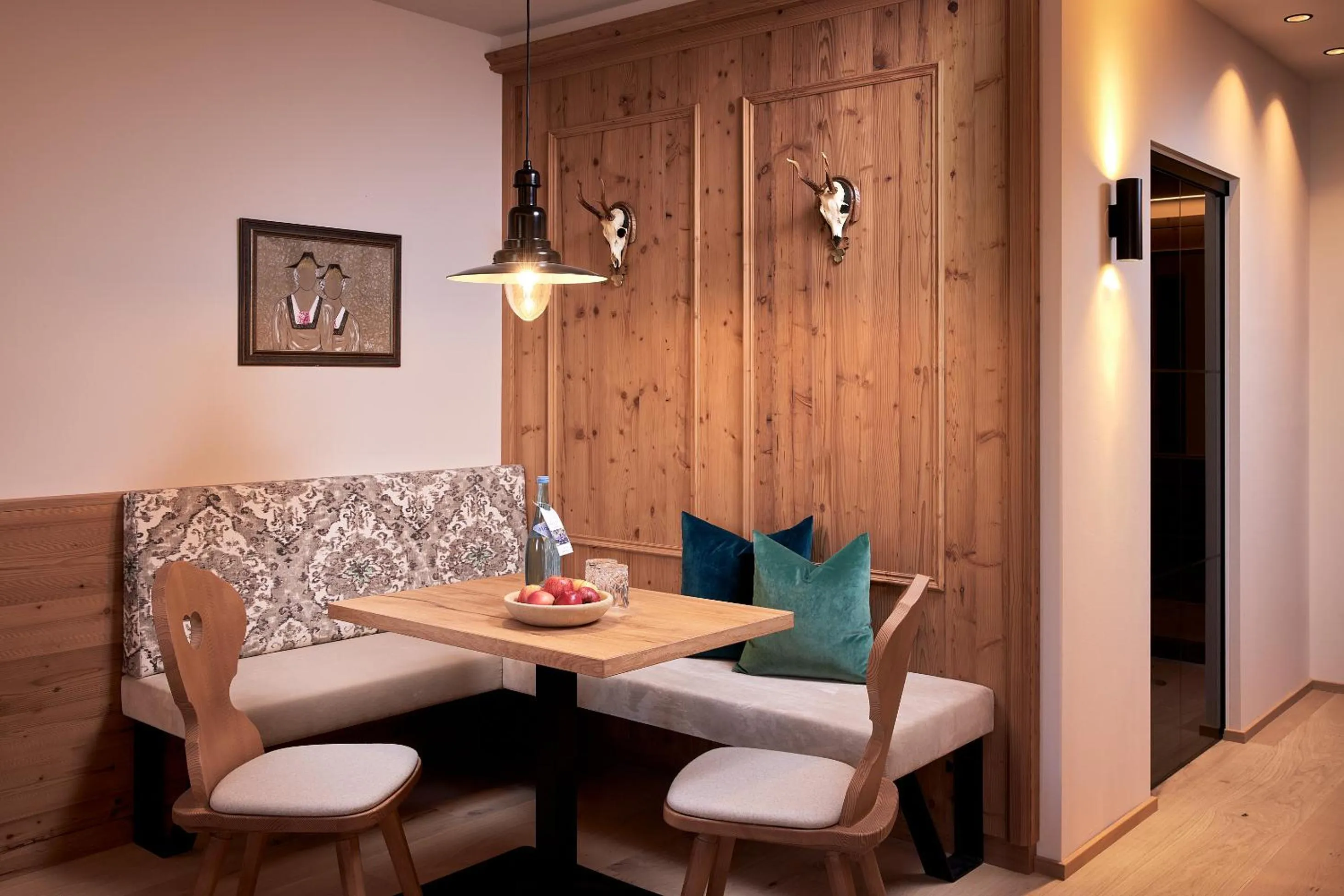 Photo of the whole room in Hotel Neue Post