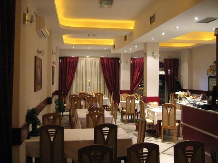 Restaurant/places to eat in Villa Rimari