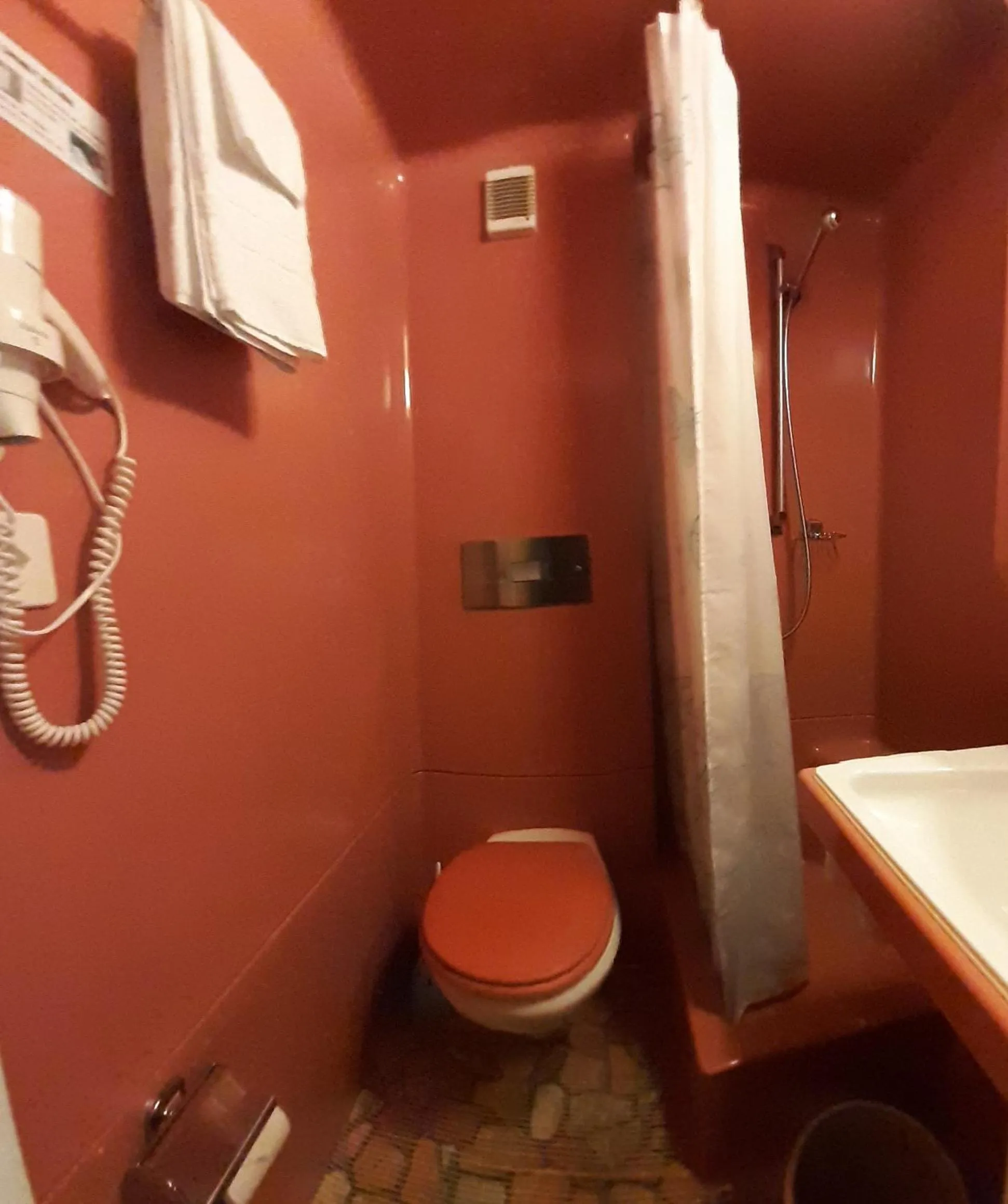 Shower in B&B Rössli Gondiswil