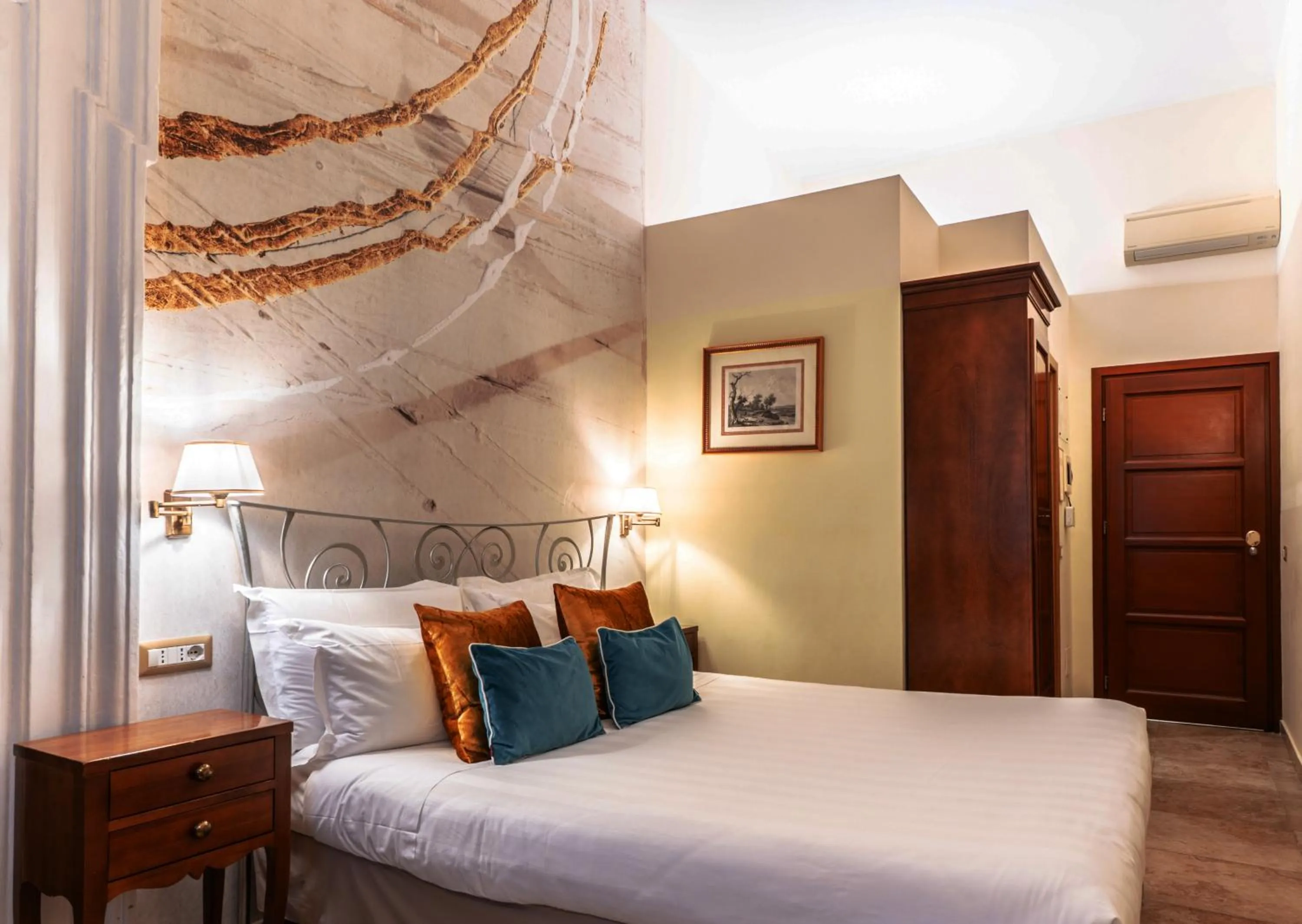 Bed in Le Clarisse Pantheon