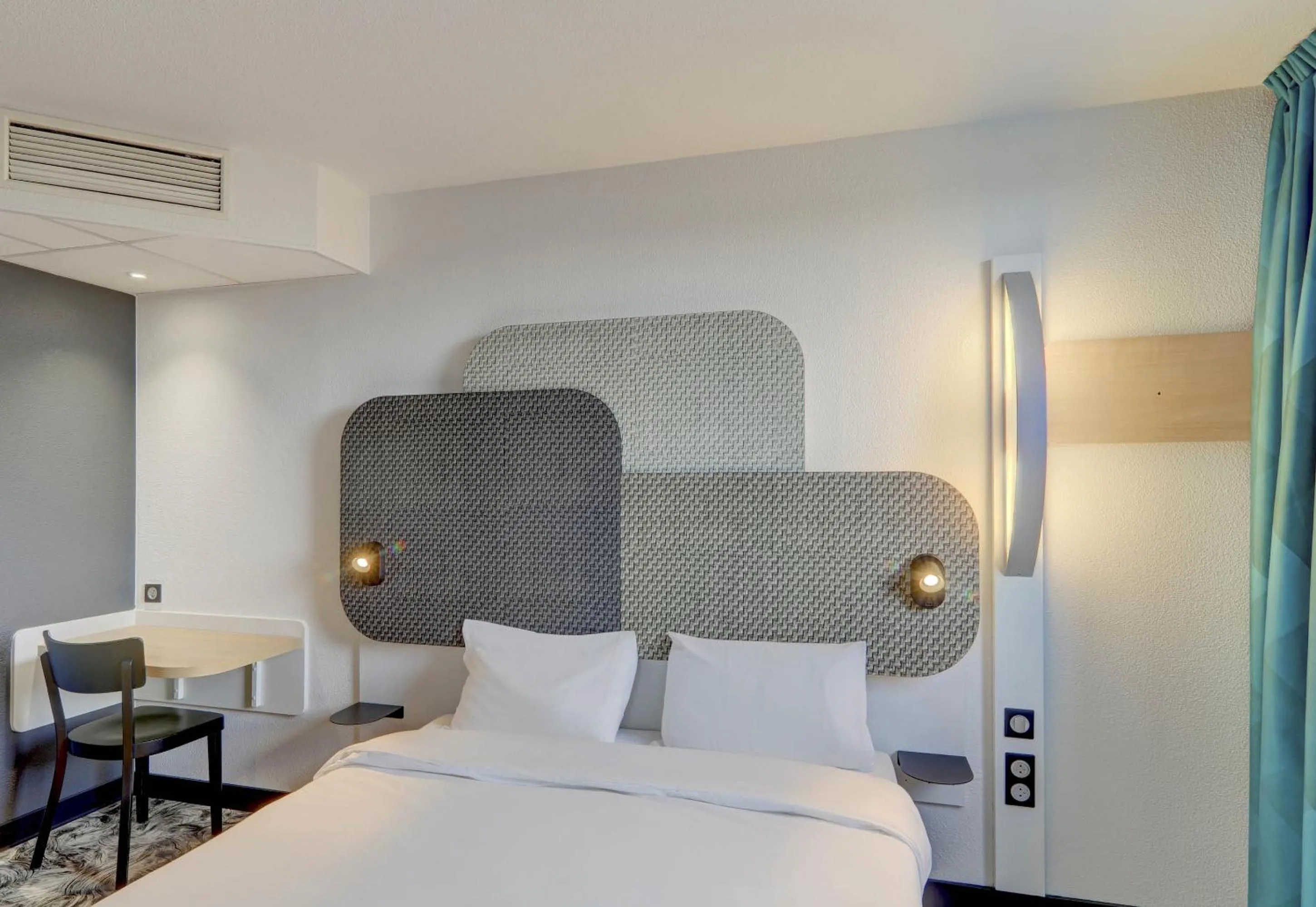 Bedroom, Bed in B&B HOTEL Montluçon Saint-Victor