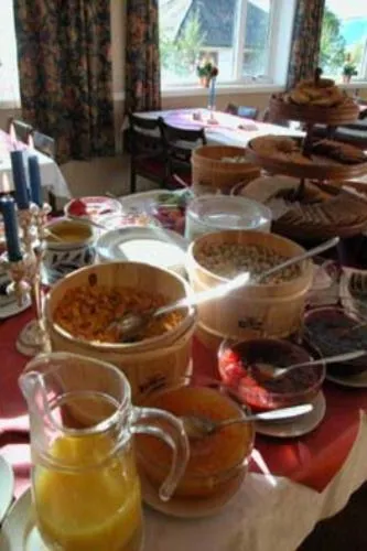 Buffet breakfast in Midtnes Hotel