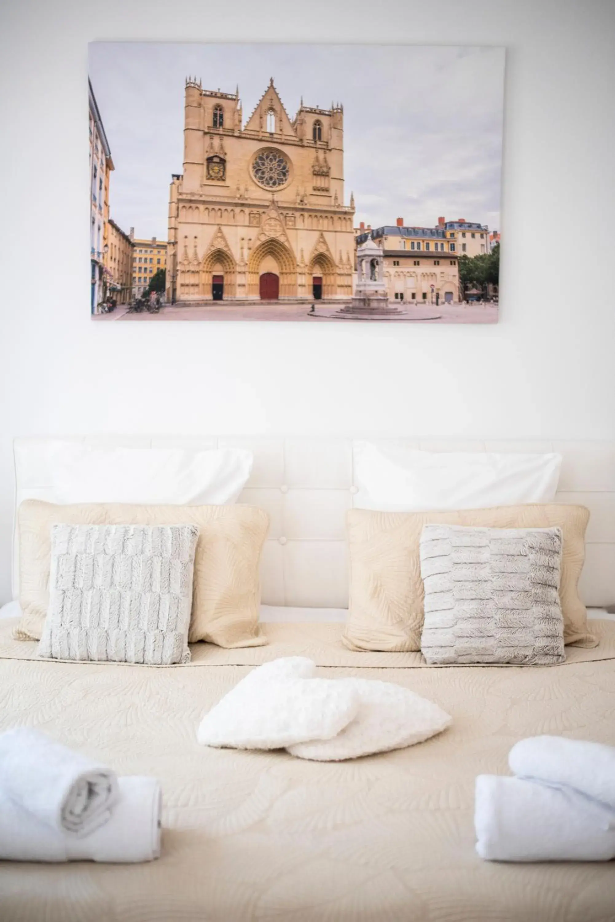 Superior Double Room with Private Bathroom in Lyon Mon Amour B&B Superior Double Room with Private Bathroom in Lyon Mon Amour B&B