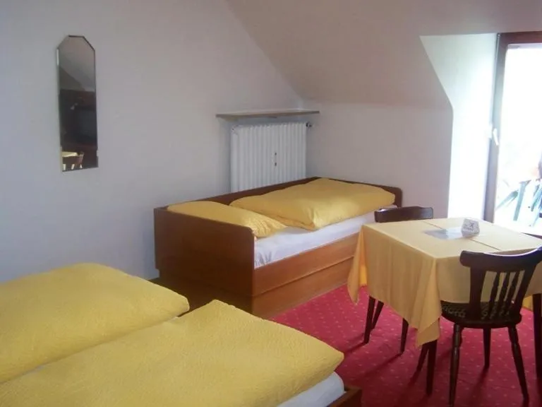 Triple Room in Hotel Am Ufer