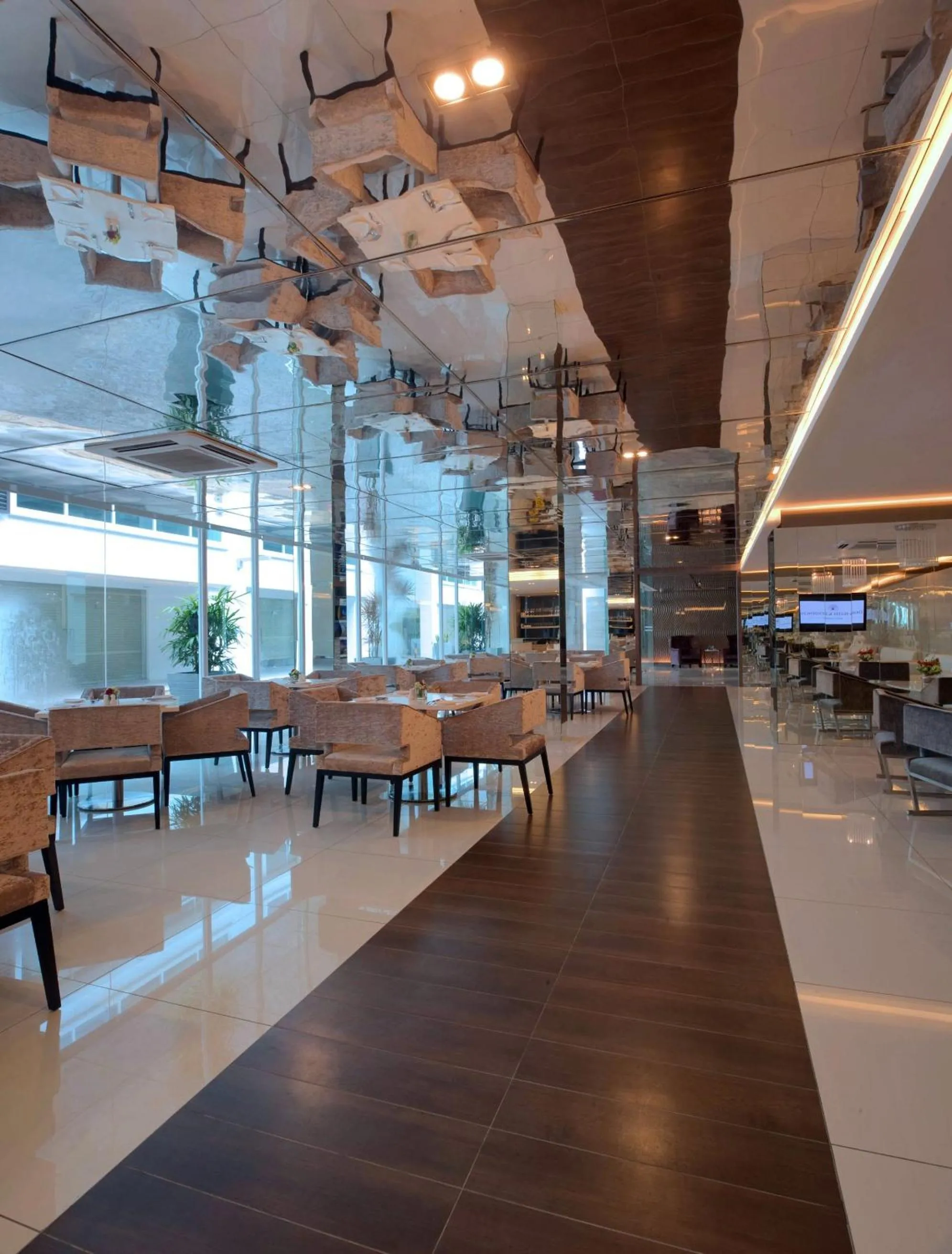 Restaurant/places to eat in Damas Suites & Residences Kuala Lumpur