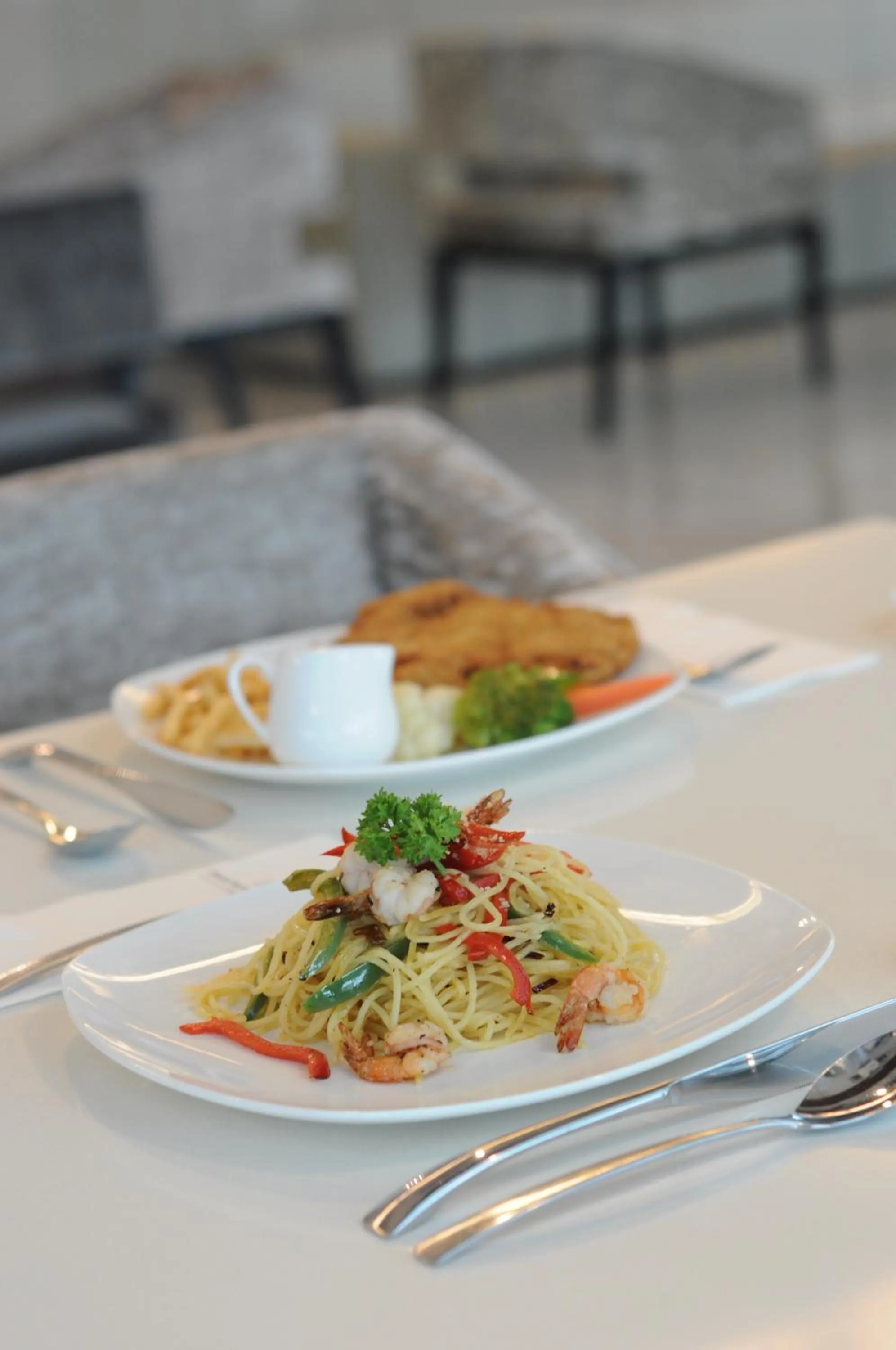 Restaurant/places to eat in Damas Suites & Residences Kuala Lumpur