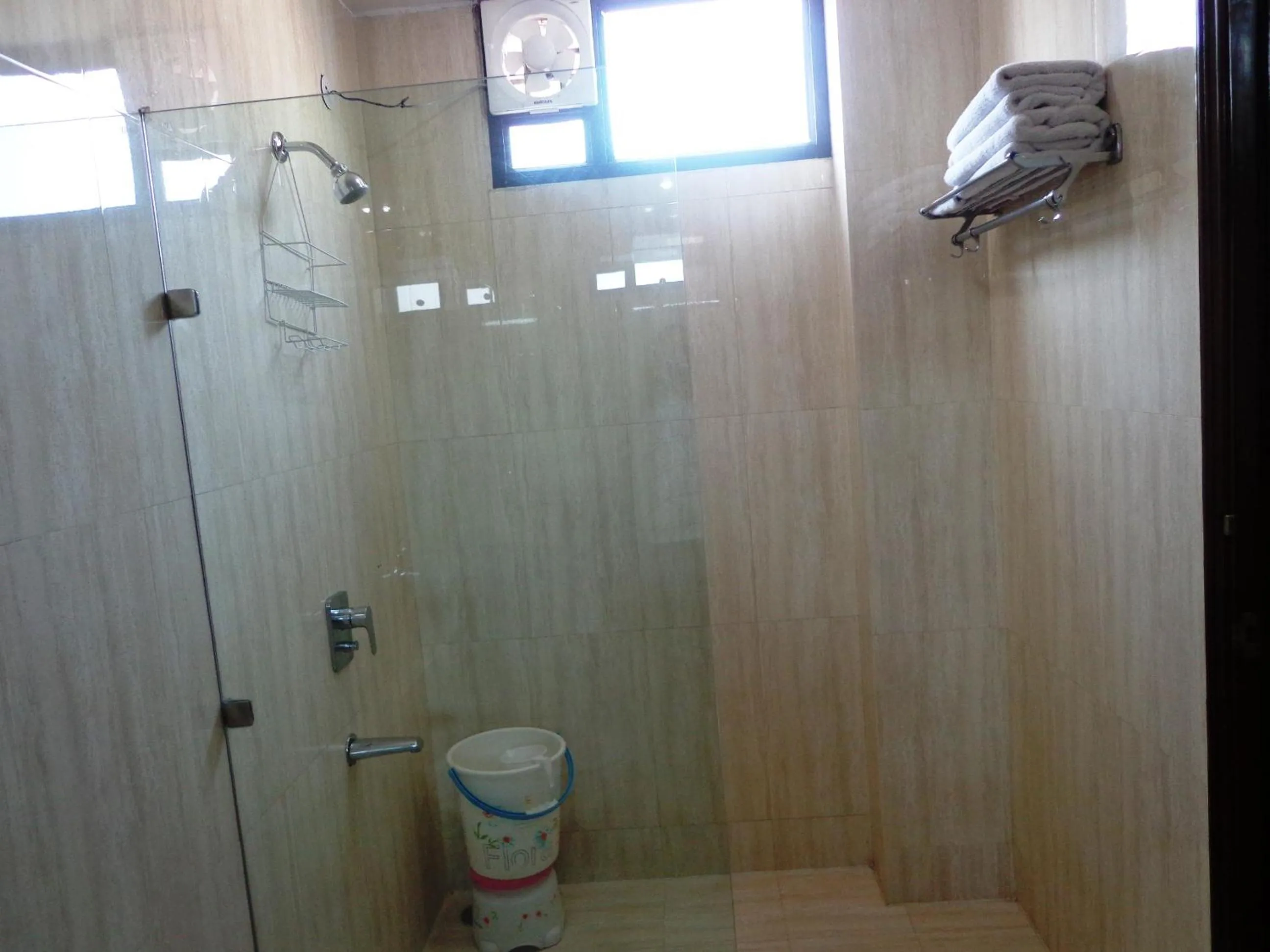 Shower in Sohi Residency