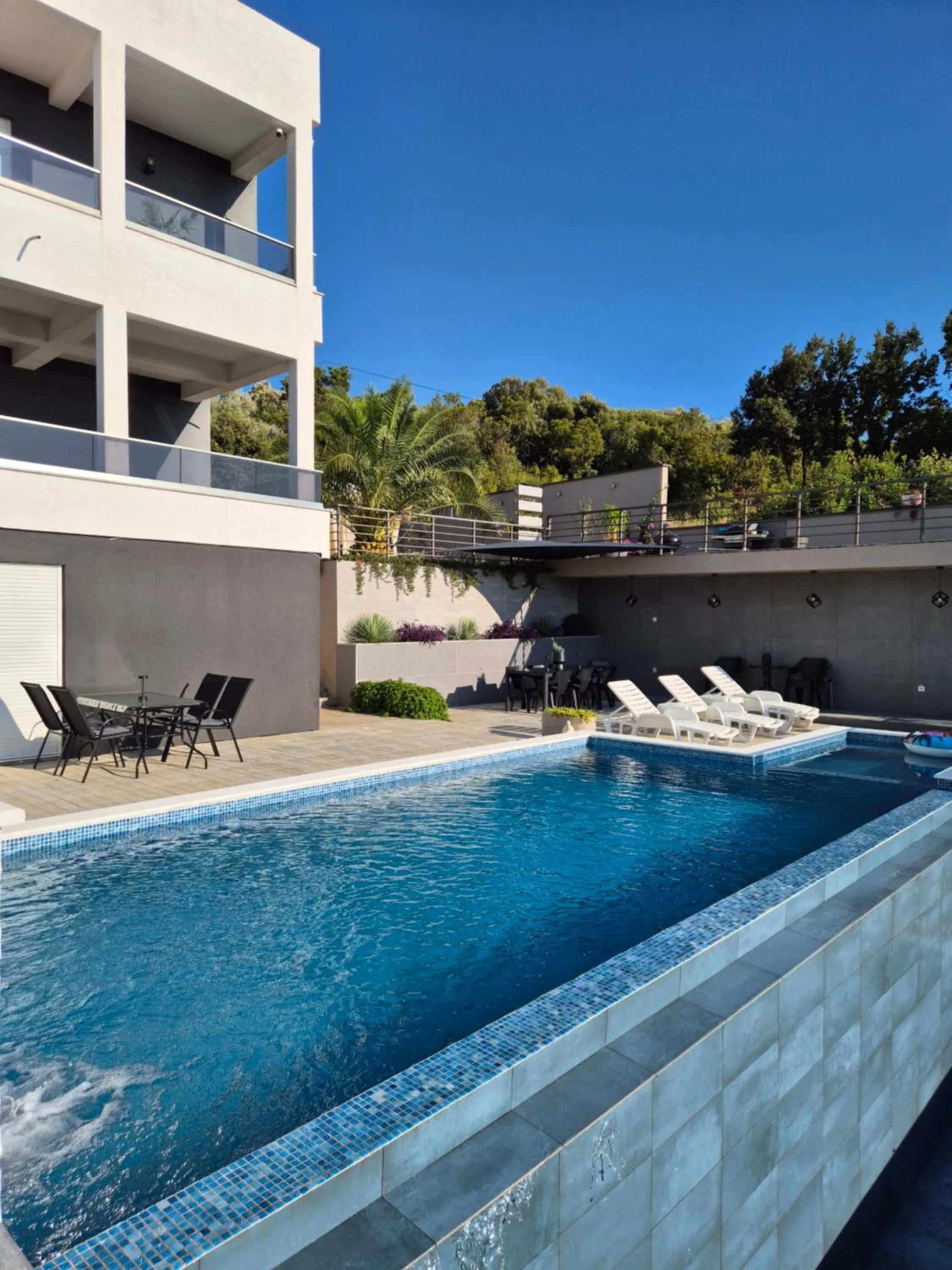 Apartments Merin