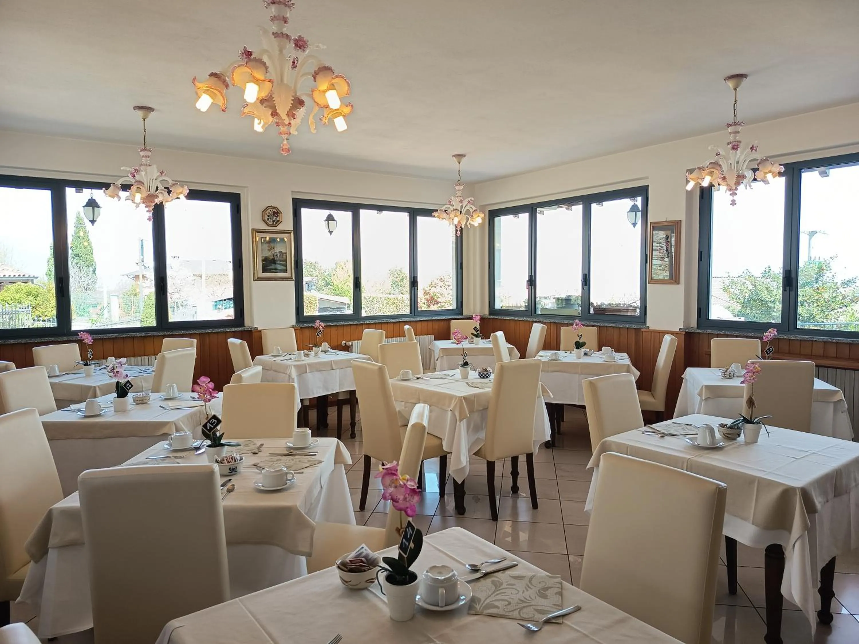 Breakfast in Hotel BB Villa Orchidea