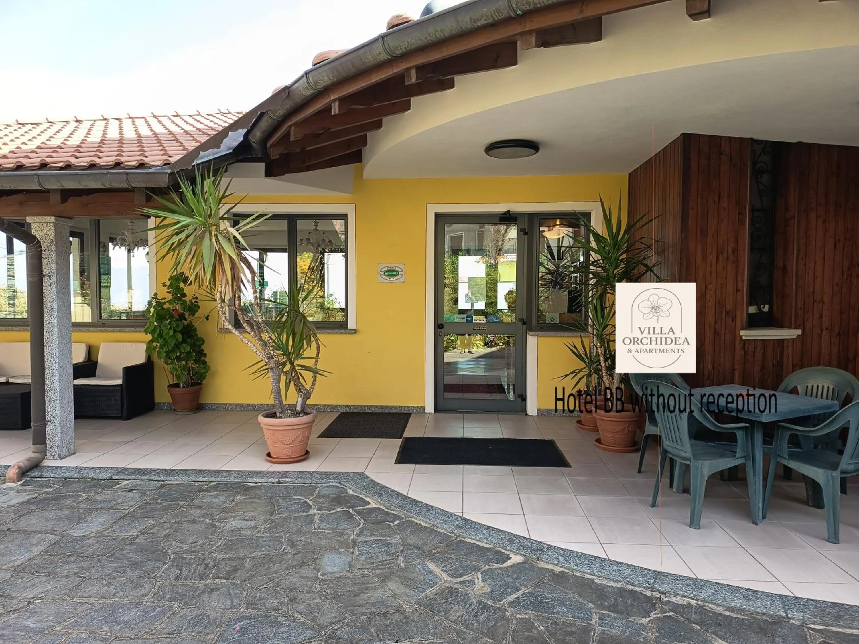 Facade/entrance in Hotel BB Villa Orchidea
