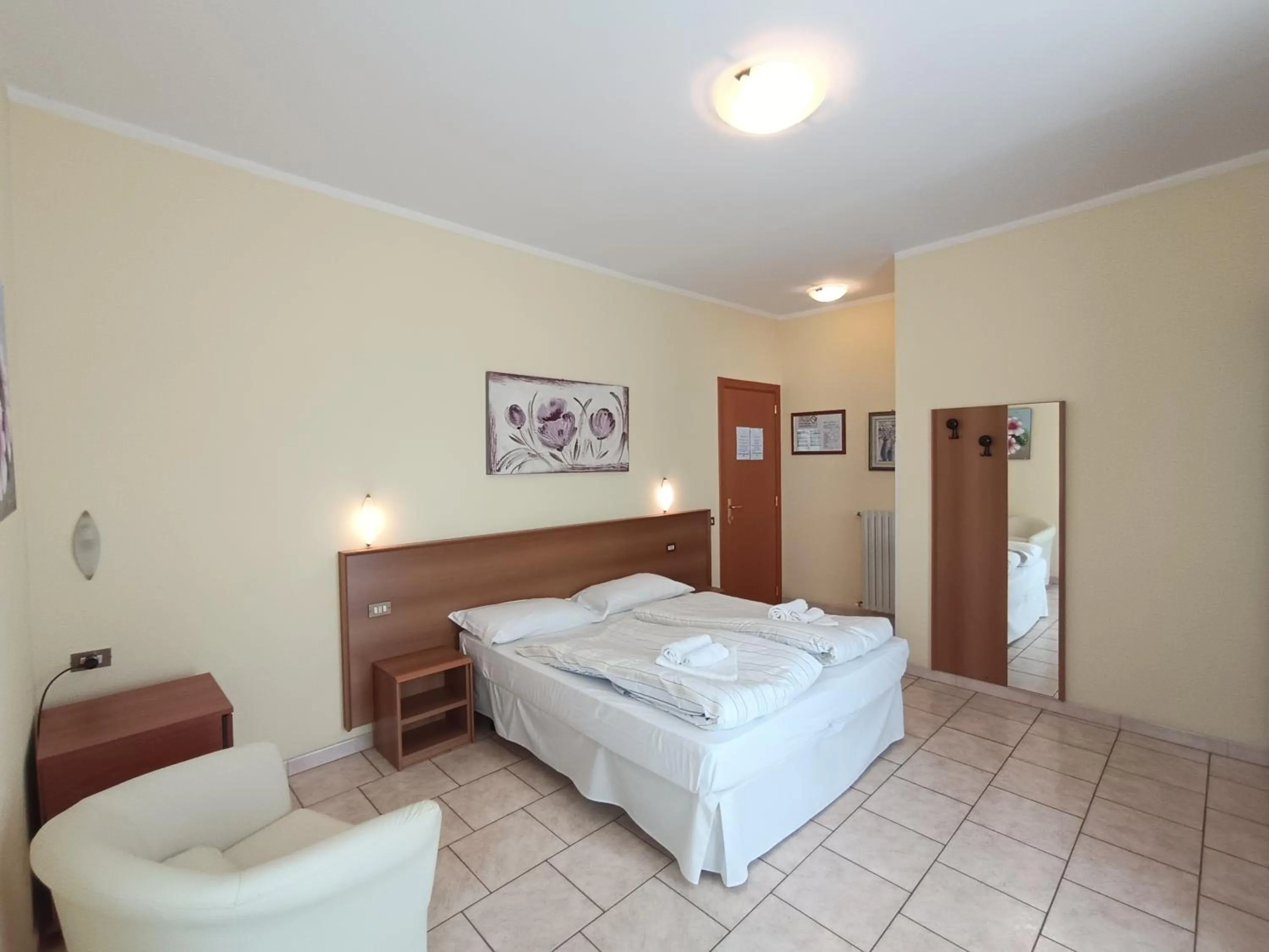 Bed in Hotel BB Villa Orchidea