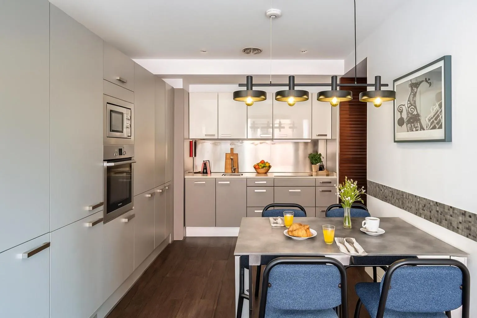 Dining area in Aspasios Catedral Apartments