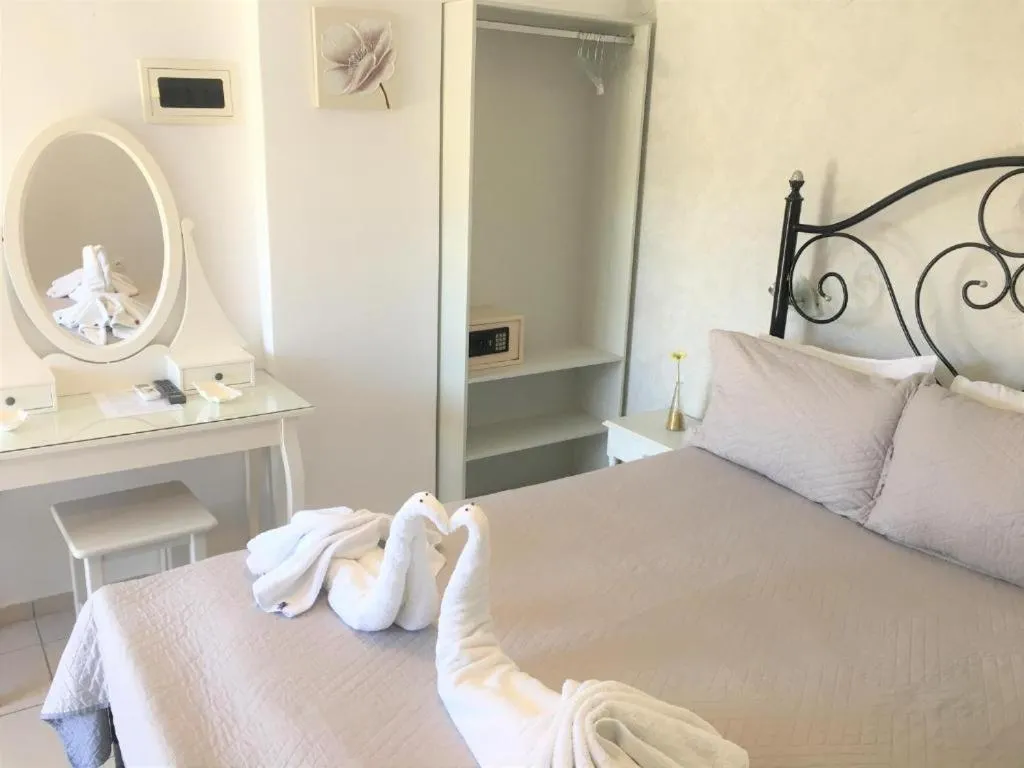 Bed in Pension Sofia Amorgos-Katapola