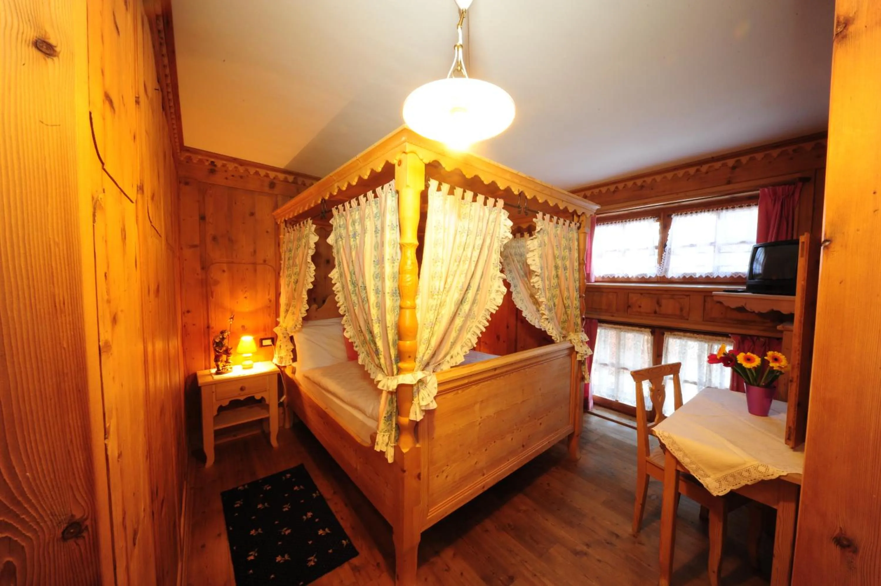 Bedroom, Bed in Hotel Chalet Alpenrose Bio Wellness Naturaktivhotel