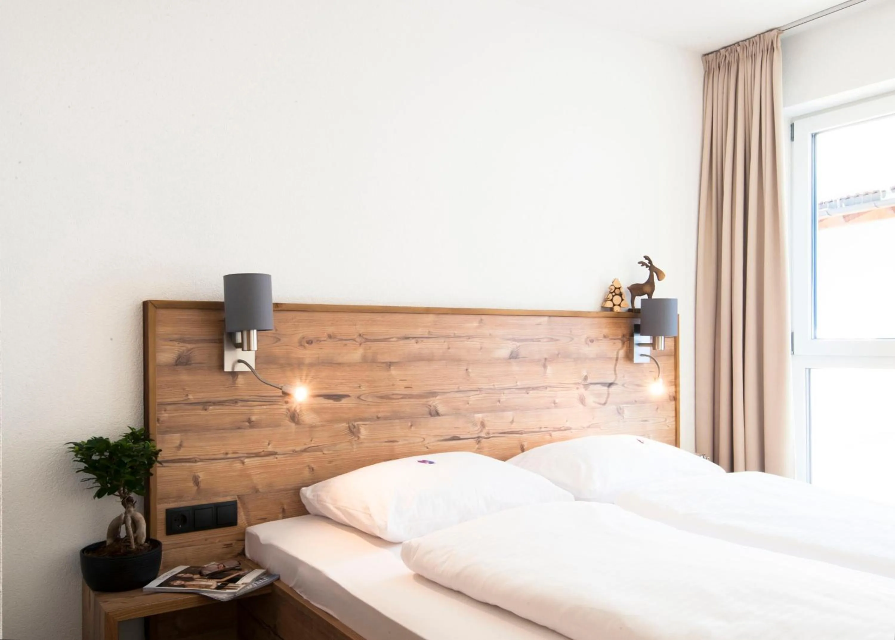 Bedroom, Bed in Erlebnishotel Fendels