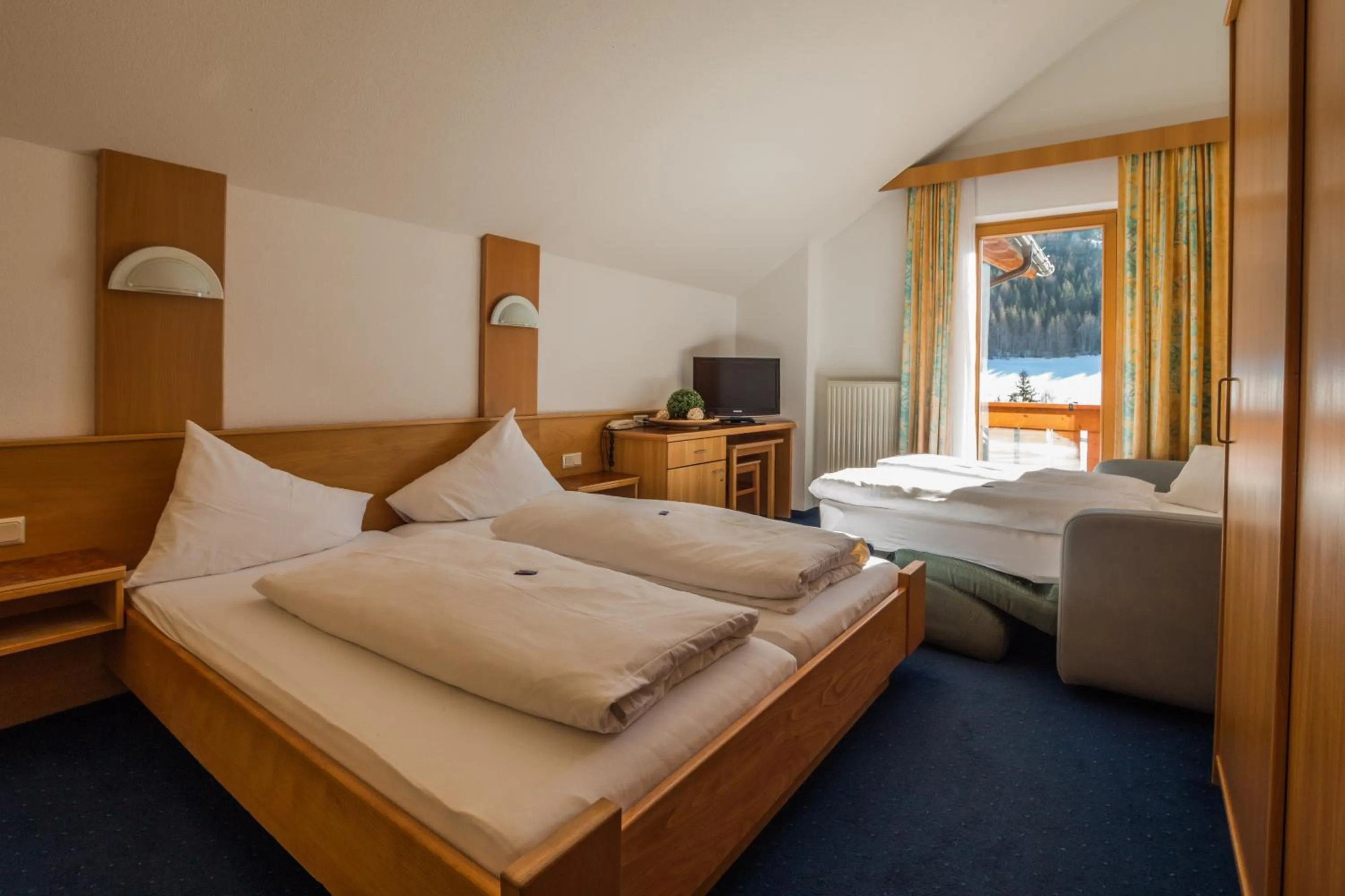 Photo of the whole room, Bed in Erlebnishotel Fendels