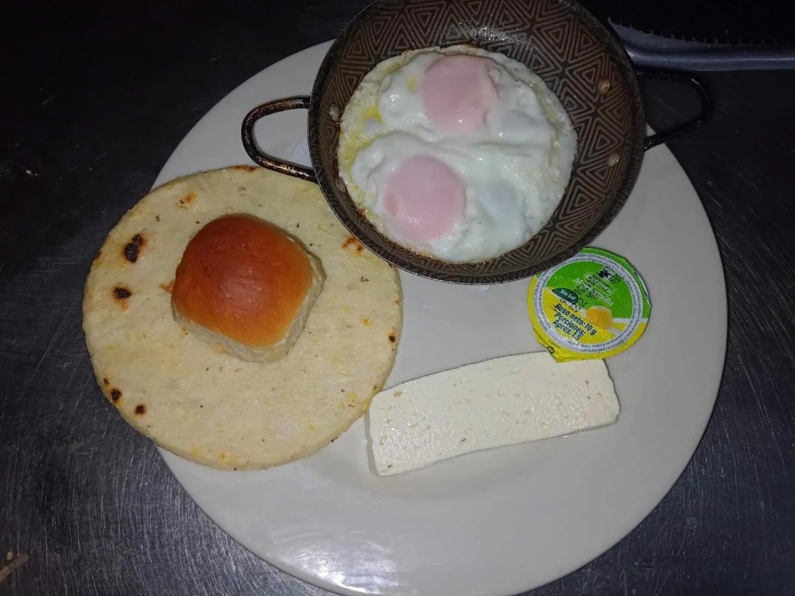 Breakfast in Hotel Oasis