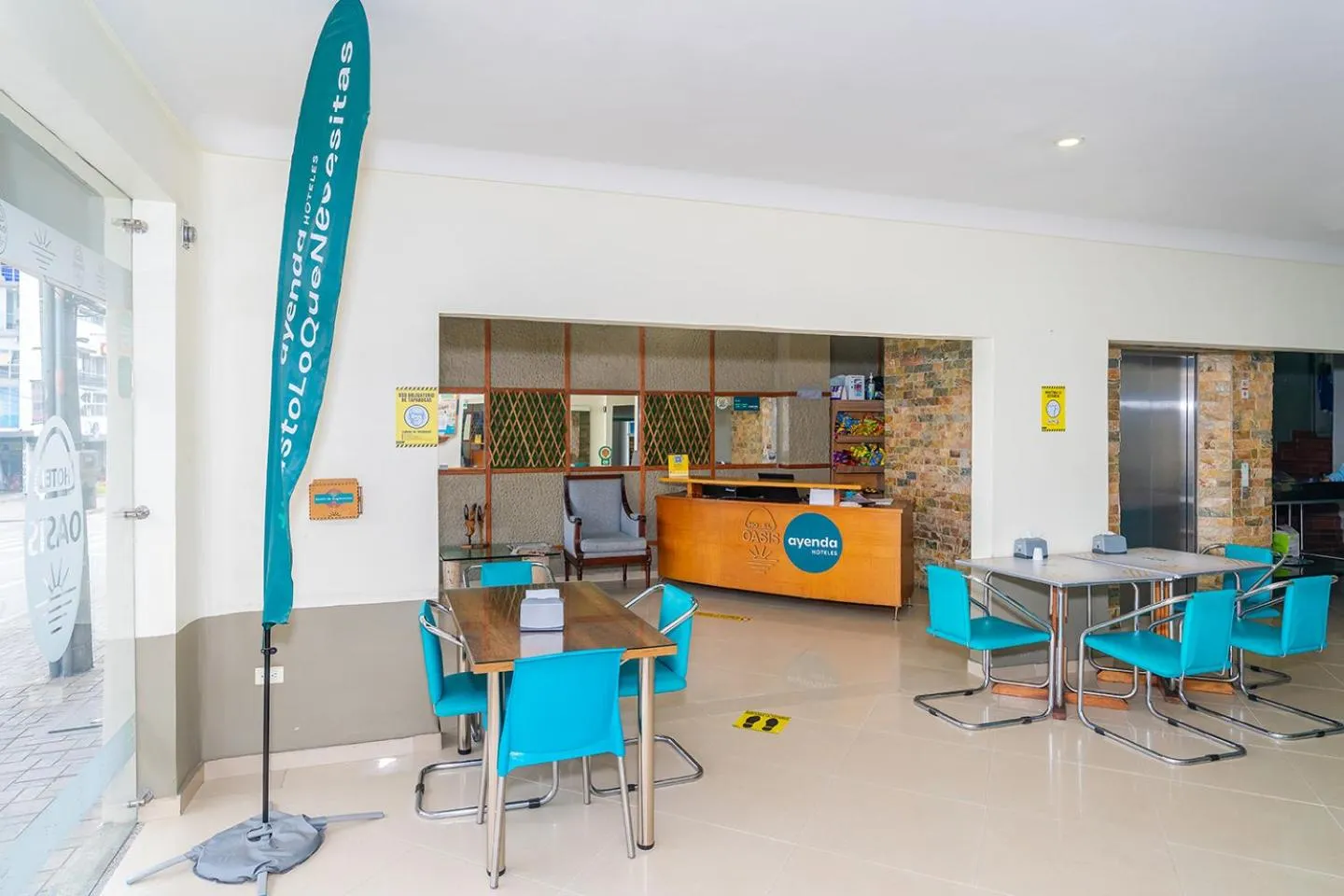 Restaurant/places to eat in Hotel Oasis